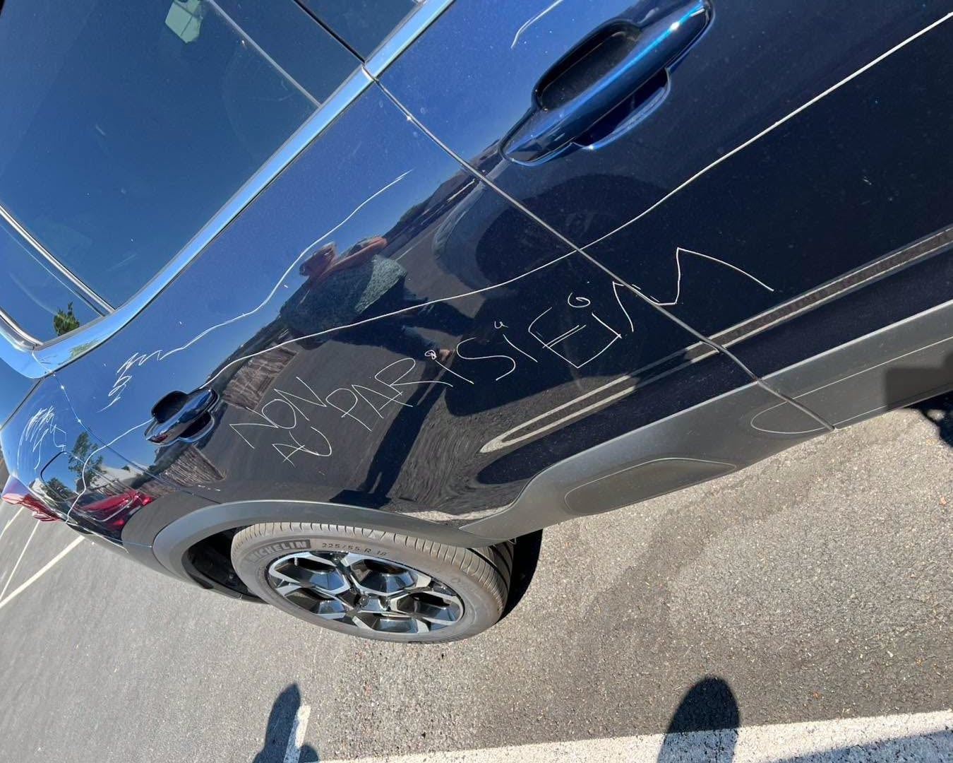 Cars vandalised as French seaside resorts turn on tourists from Paris