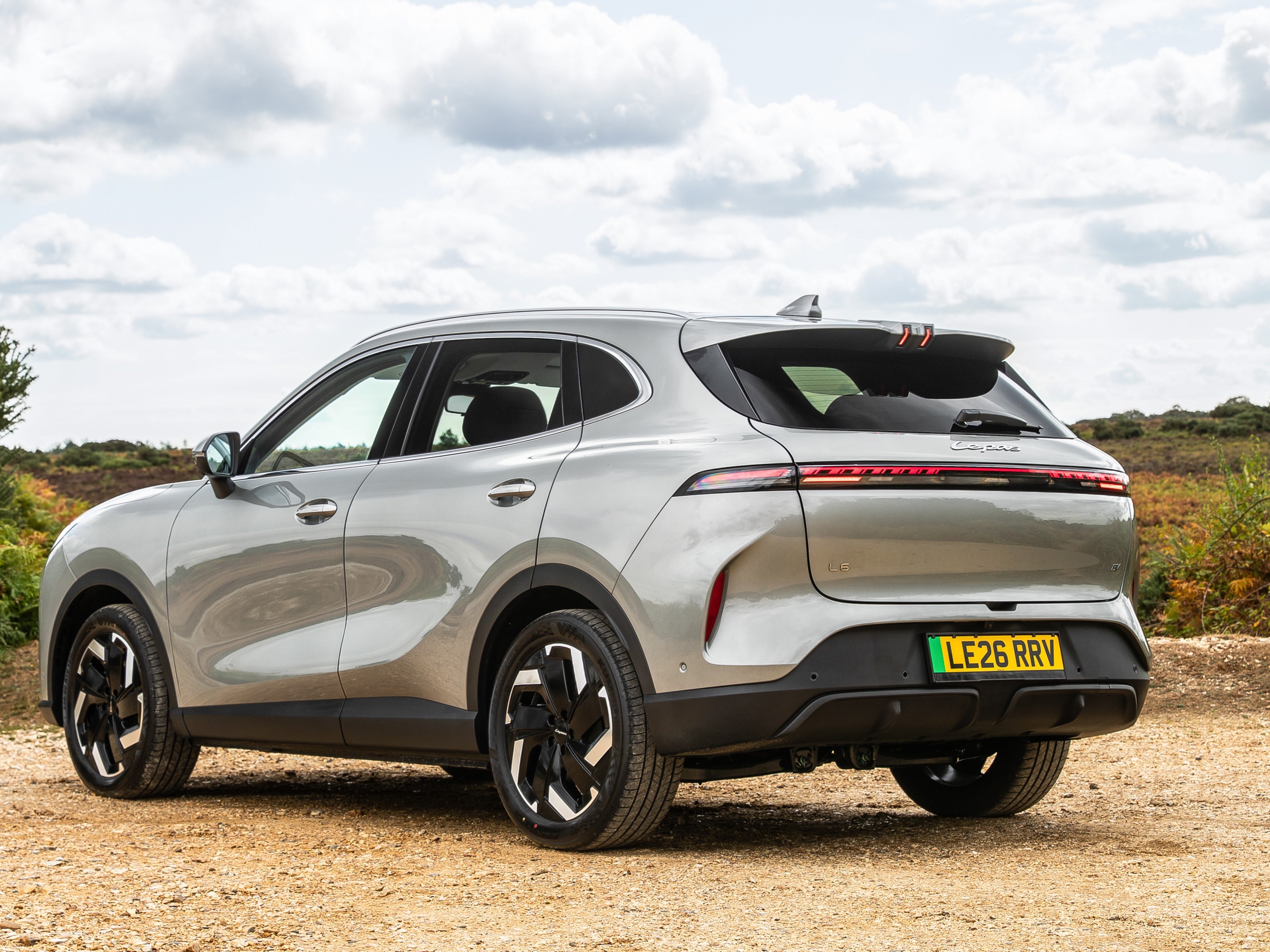 Like the L8, the Lepas L6 gets a Porsche Cayenne-style rear end (Lepas)