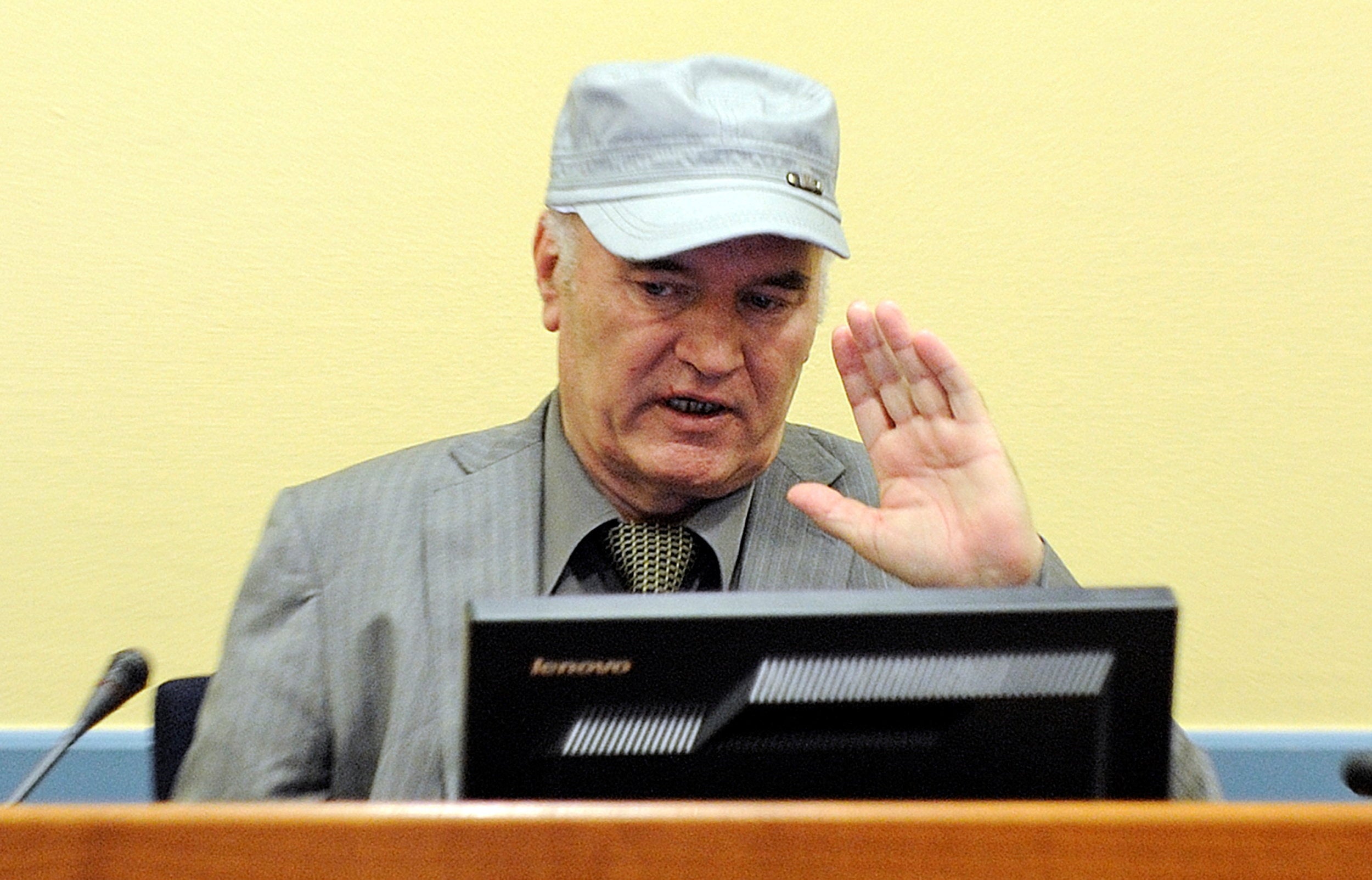 Former Bosnian Serb commander Ratko Mladic appears in court at the International Criminal Tribunal for the former Yugoslavia (ICTY) in the Hague, June 3, 2011 (Reuters)