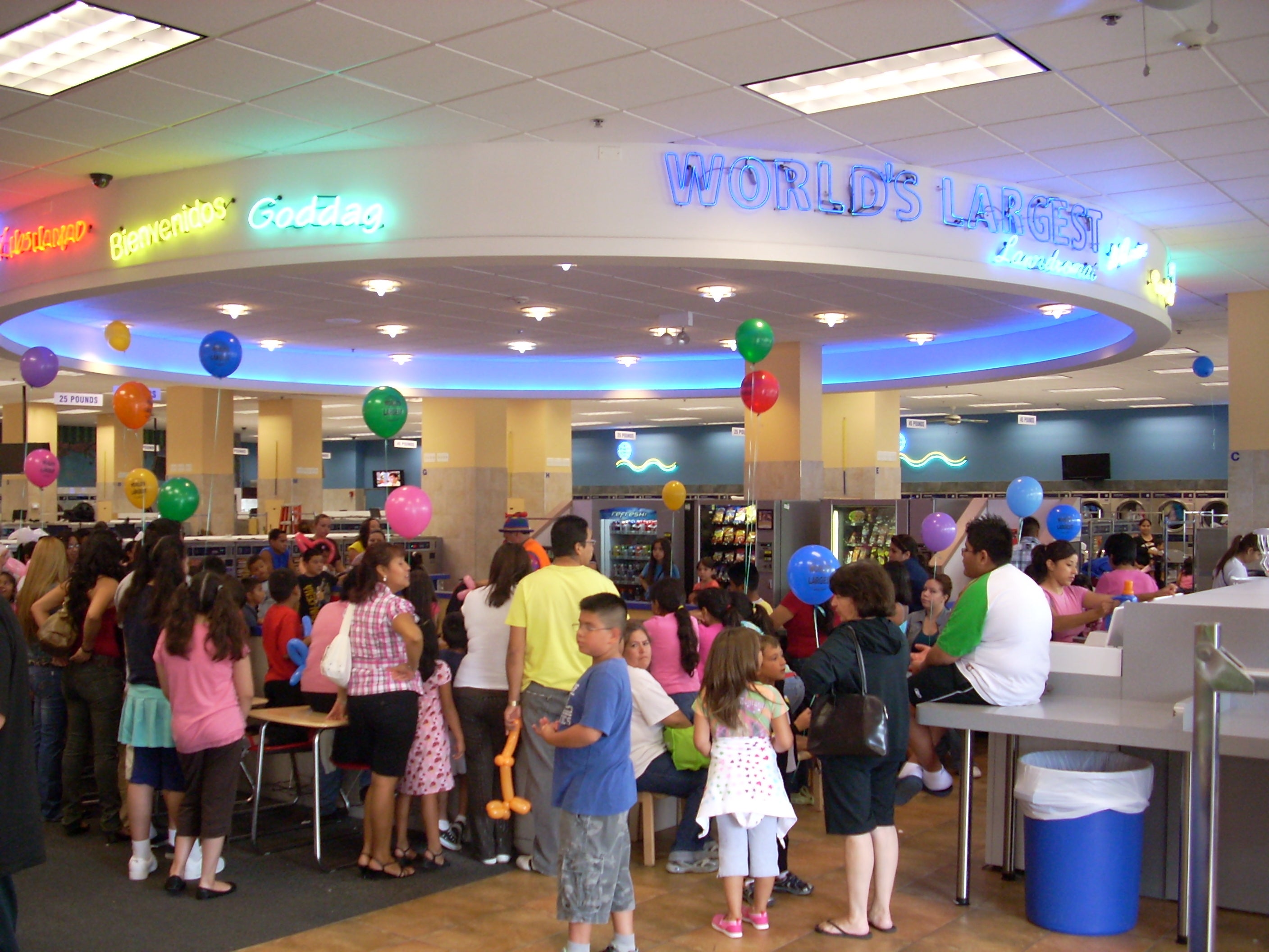 The World’s Largest Laundromat — located in Berwyn, Illinois, near Chicago —is much more than just its 140 washers and 170 dryers in the community