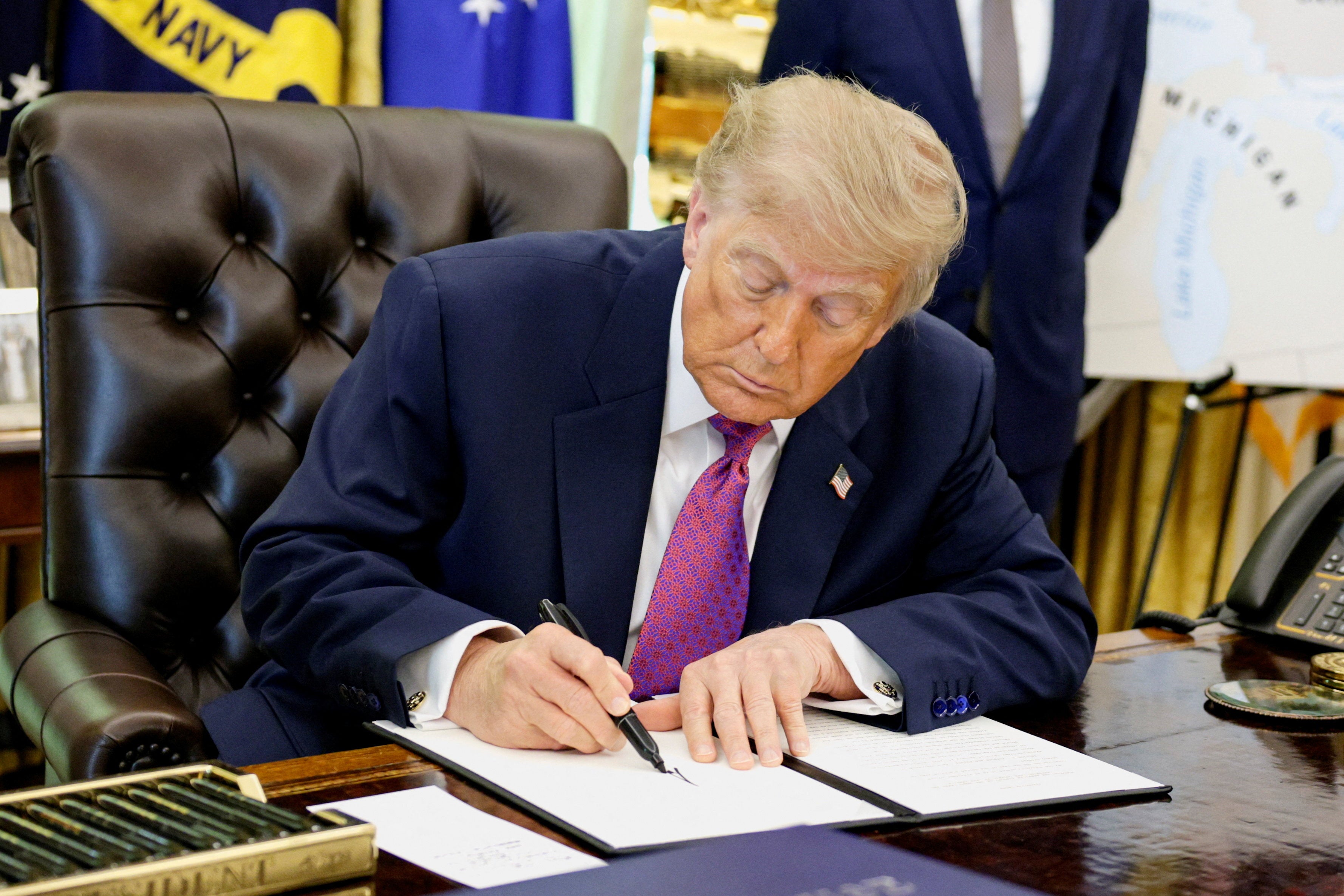 Trump signs order to rename Lake Ontario into &lsquo;Lake America&rsquo; as his fight with Canada spirals