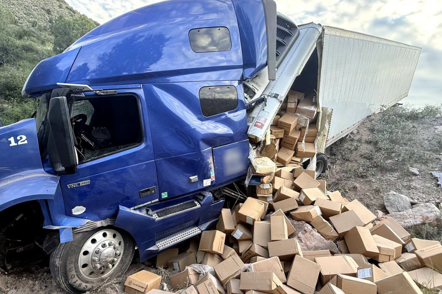 Truck carrying 40,000 pounds of Gouda crashes on Arizona highway