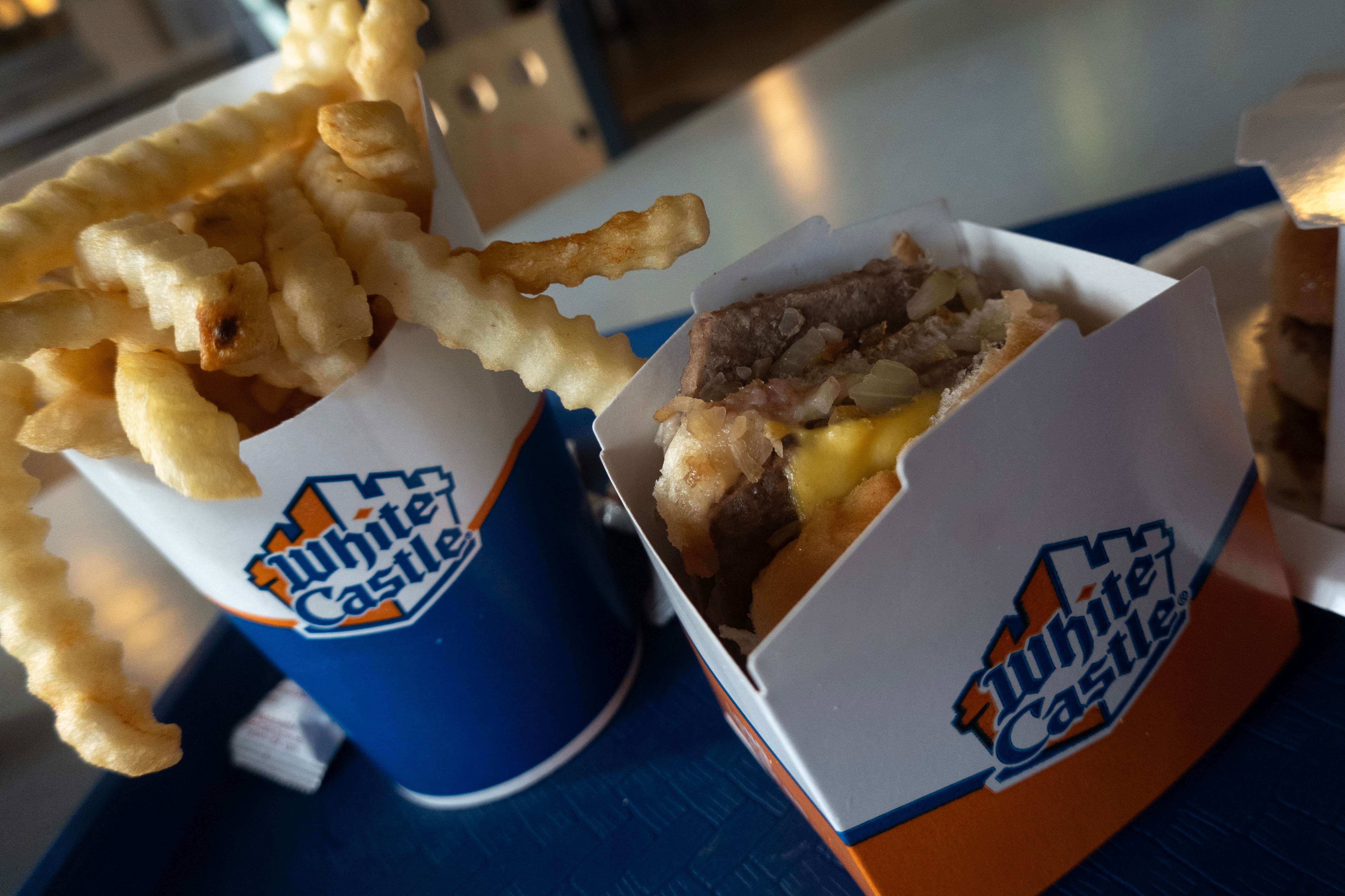 White Castle kiosks will debut at select larger Murphy USA stores, with hot food ready in about two minutes