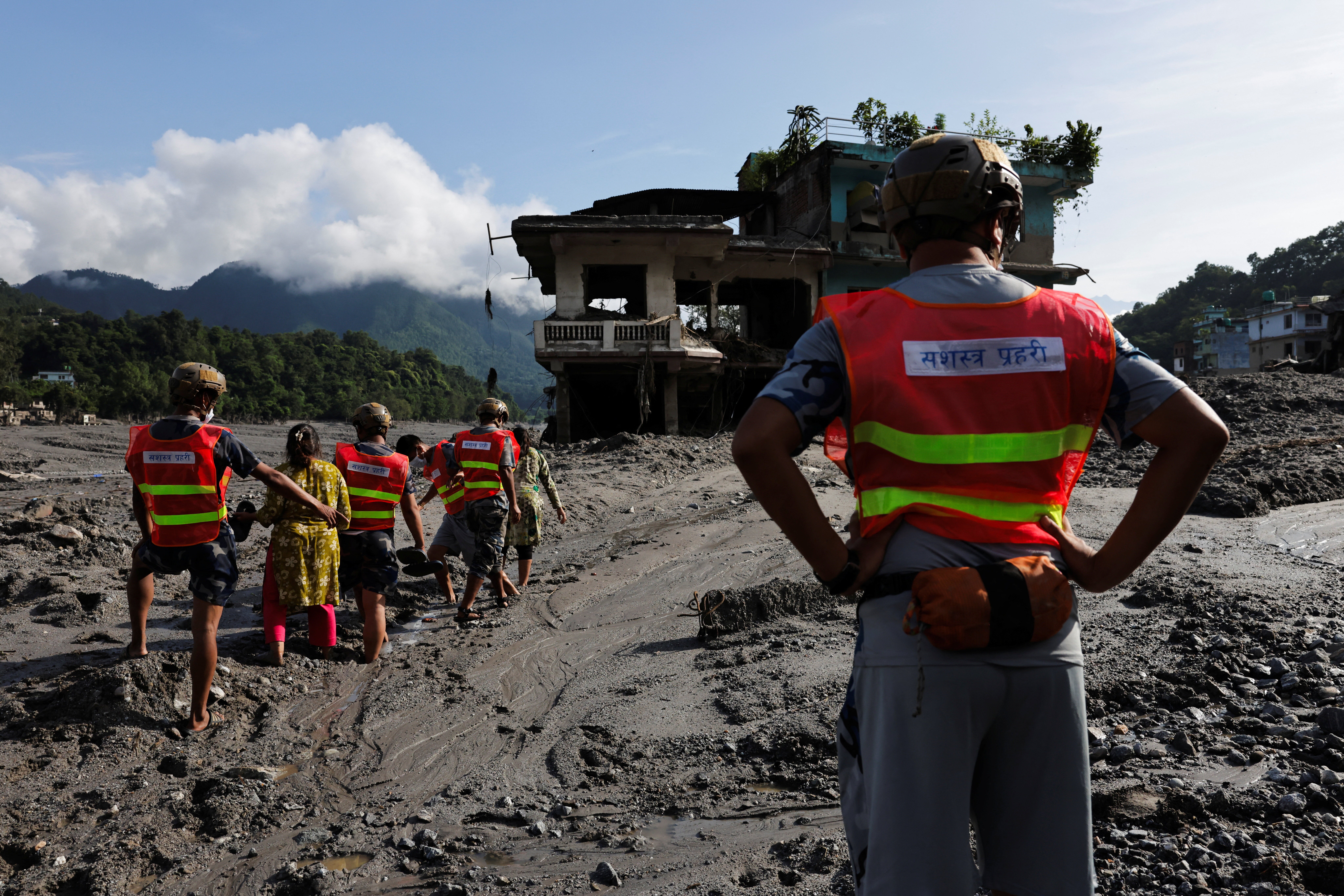 nepal-flash-floods-latest-at-least-469-dead-as-rescuers-race-to-find