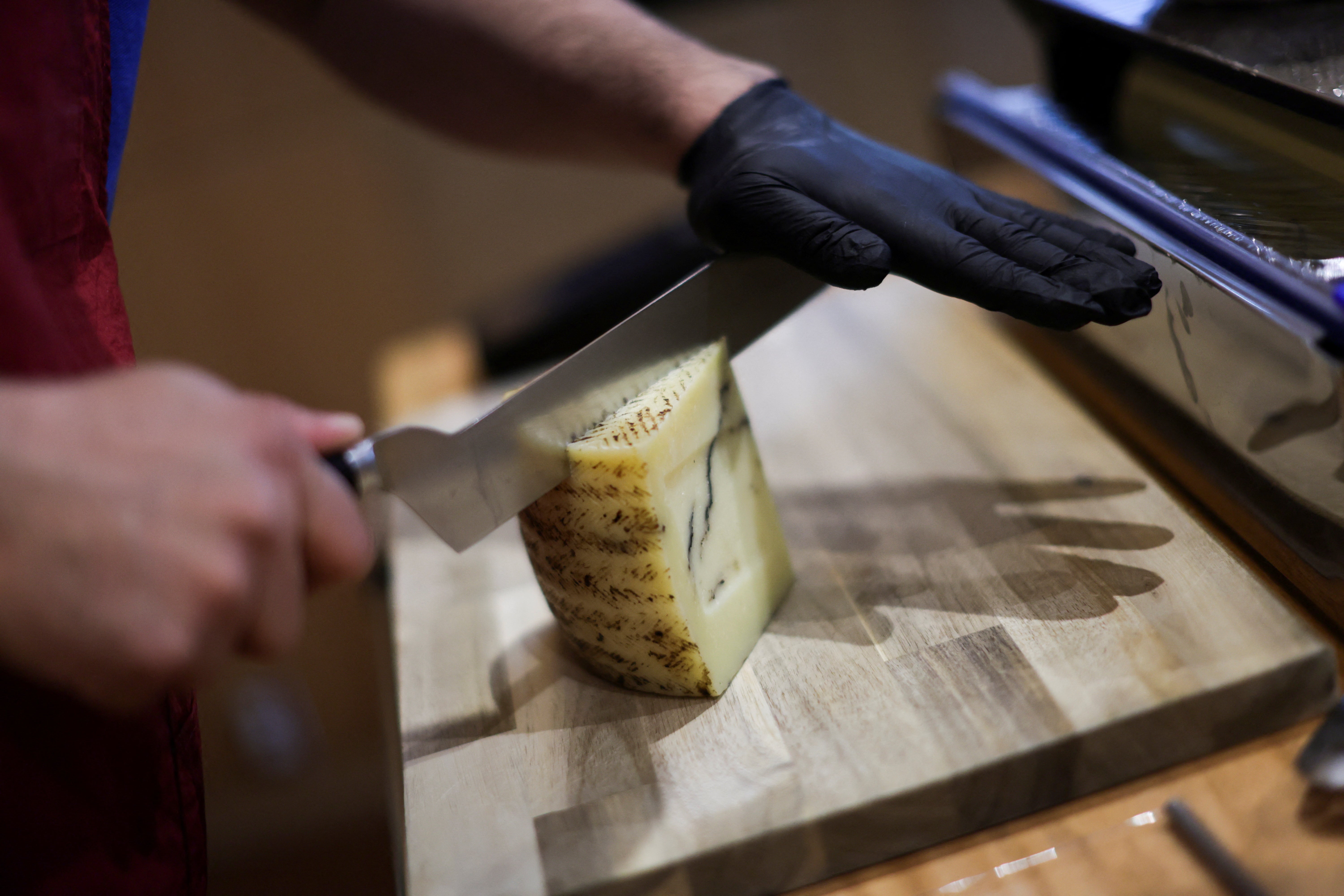 U.S. and Mexico in Trade Dispute Over European Cheese Labeling Protections