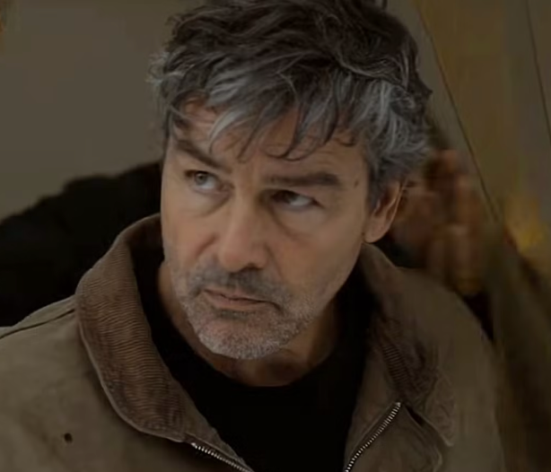 ‘Lanterns’ star Kyle Chandler
