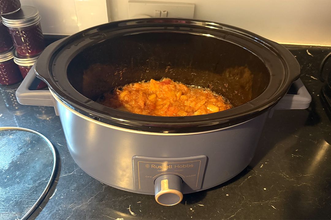 The pot being ceramic means it’s naturally non-stick (Rachael Penn/The Independent)