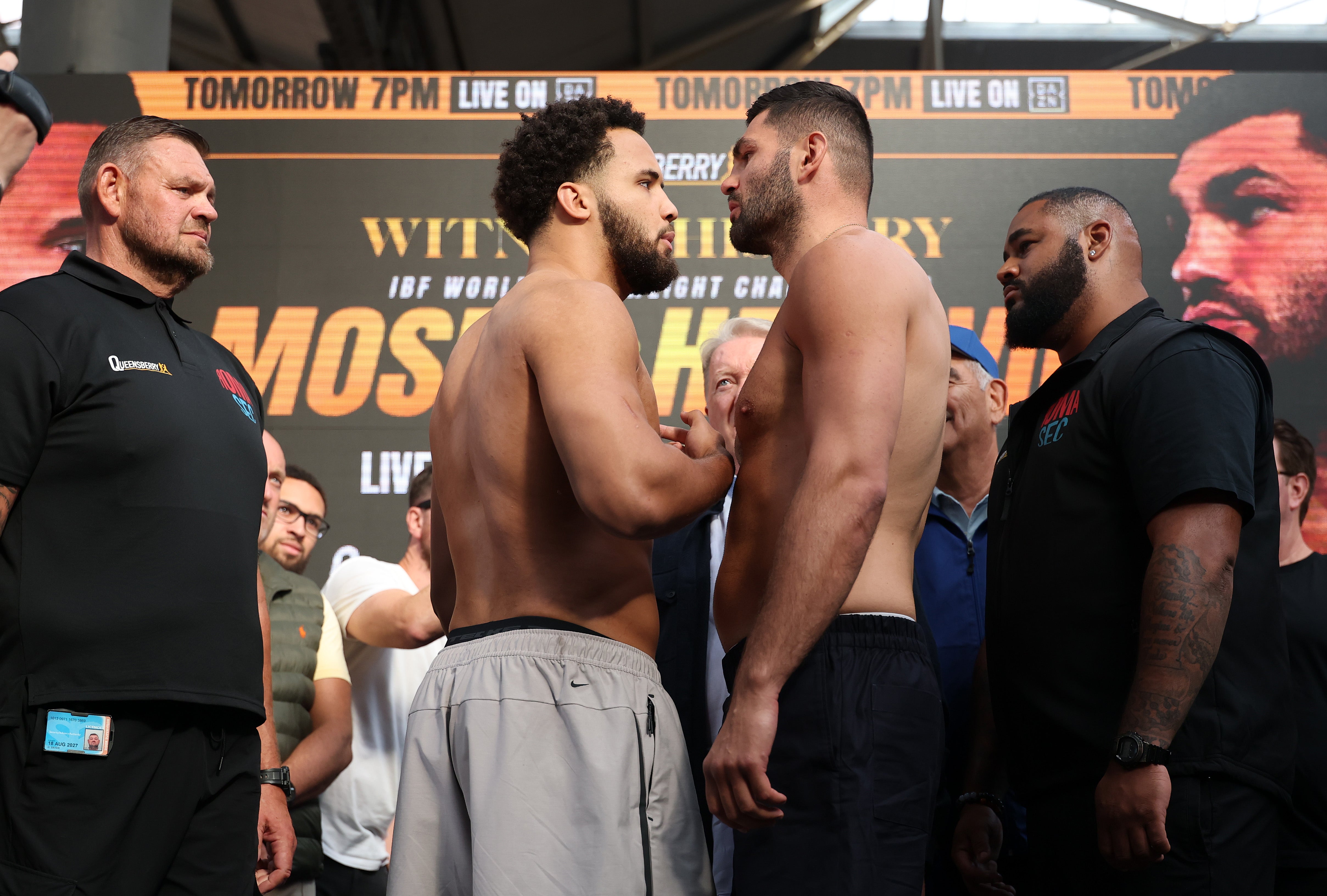 Moses Itauma (left) and Filip Hrgovic facing off one last time before their first bell
