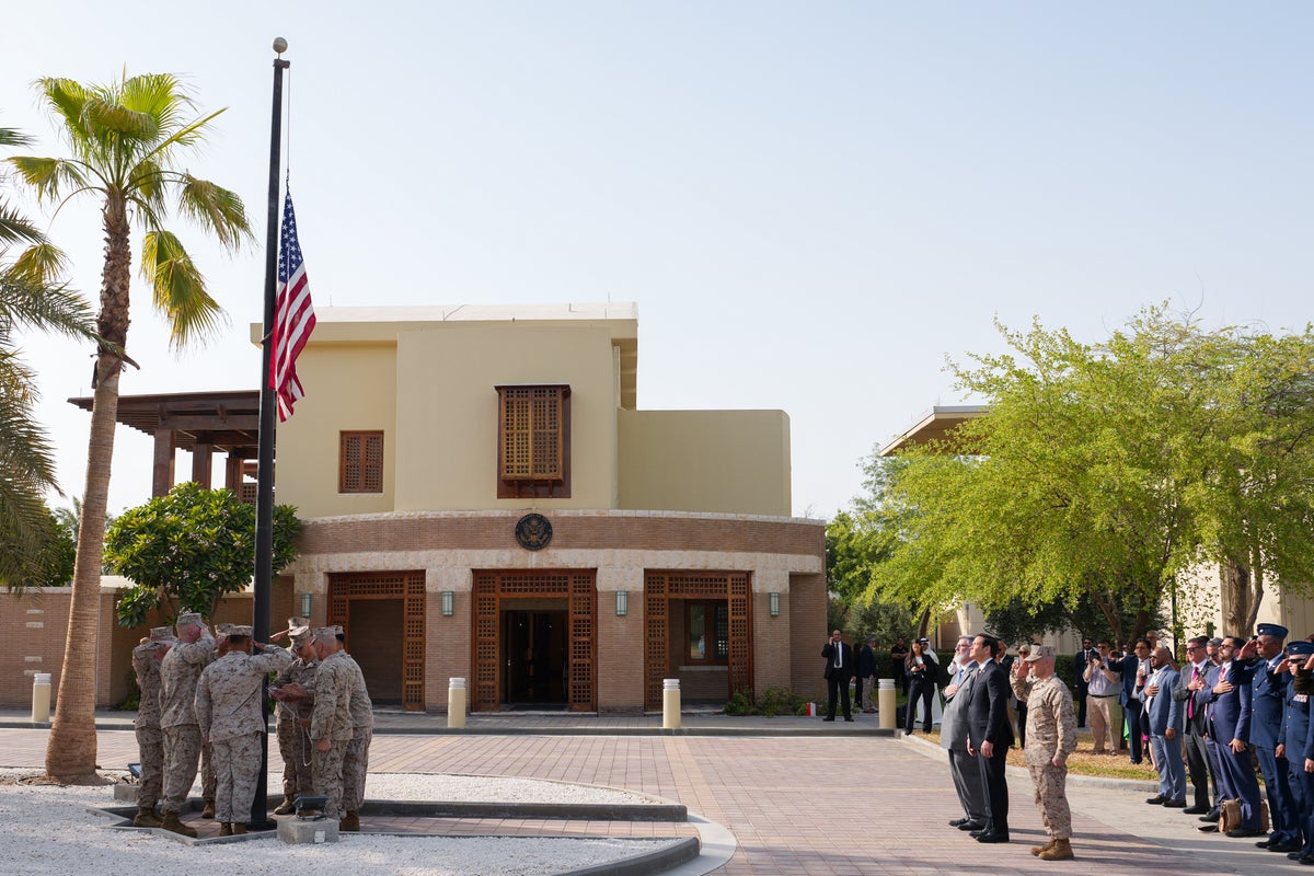 US Diplomats and Families Begin Returning to Middle East Embassies