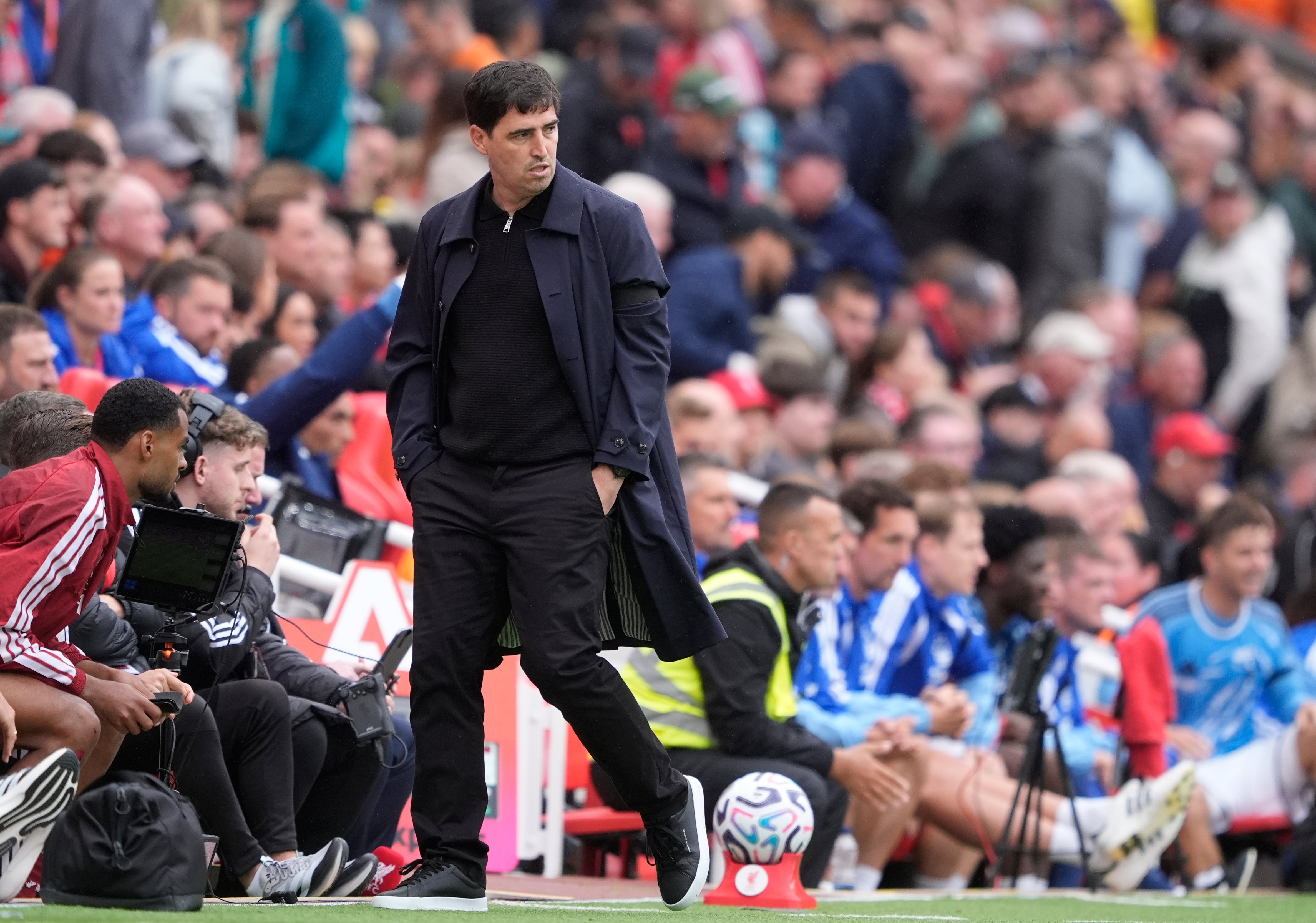 Andoni Iraola was not happy with the fourth official