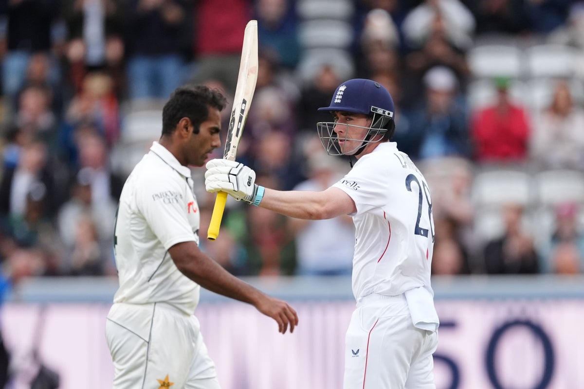 Dan Lawrence helps England build commanding lead against Pakistan as weather delays Dan Lawrence helps England build commanding lead against Pakistan as weather delays