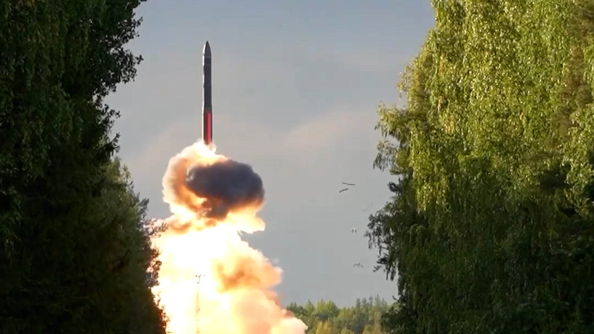 Ukraine-Russia war latest: Putin fires nuclear-capable missile that could reach US days after CIA chief&rsquo;s visit