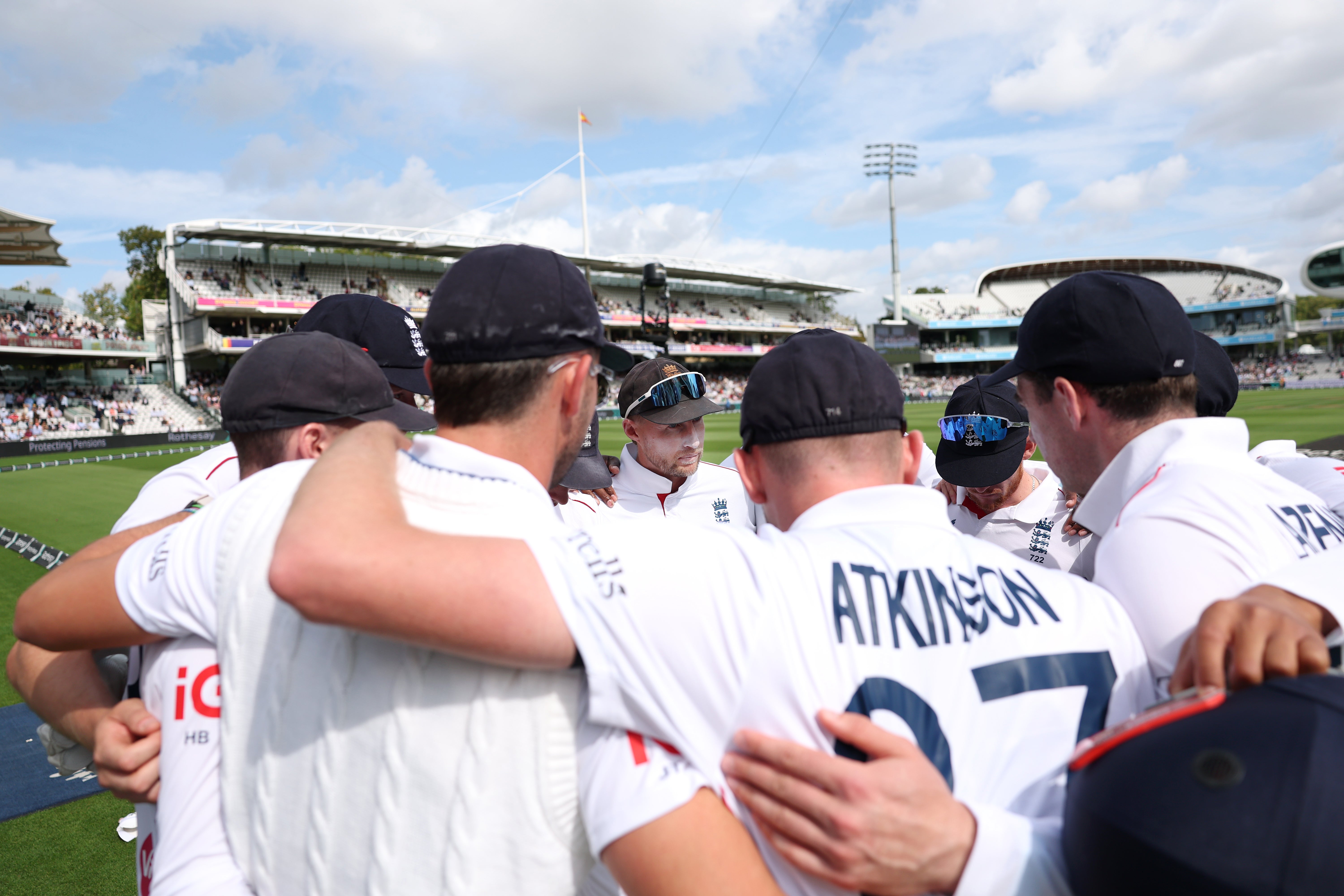 England wrapped up a speedy victory over Pakistan at Lord’s