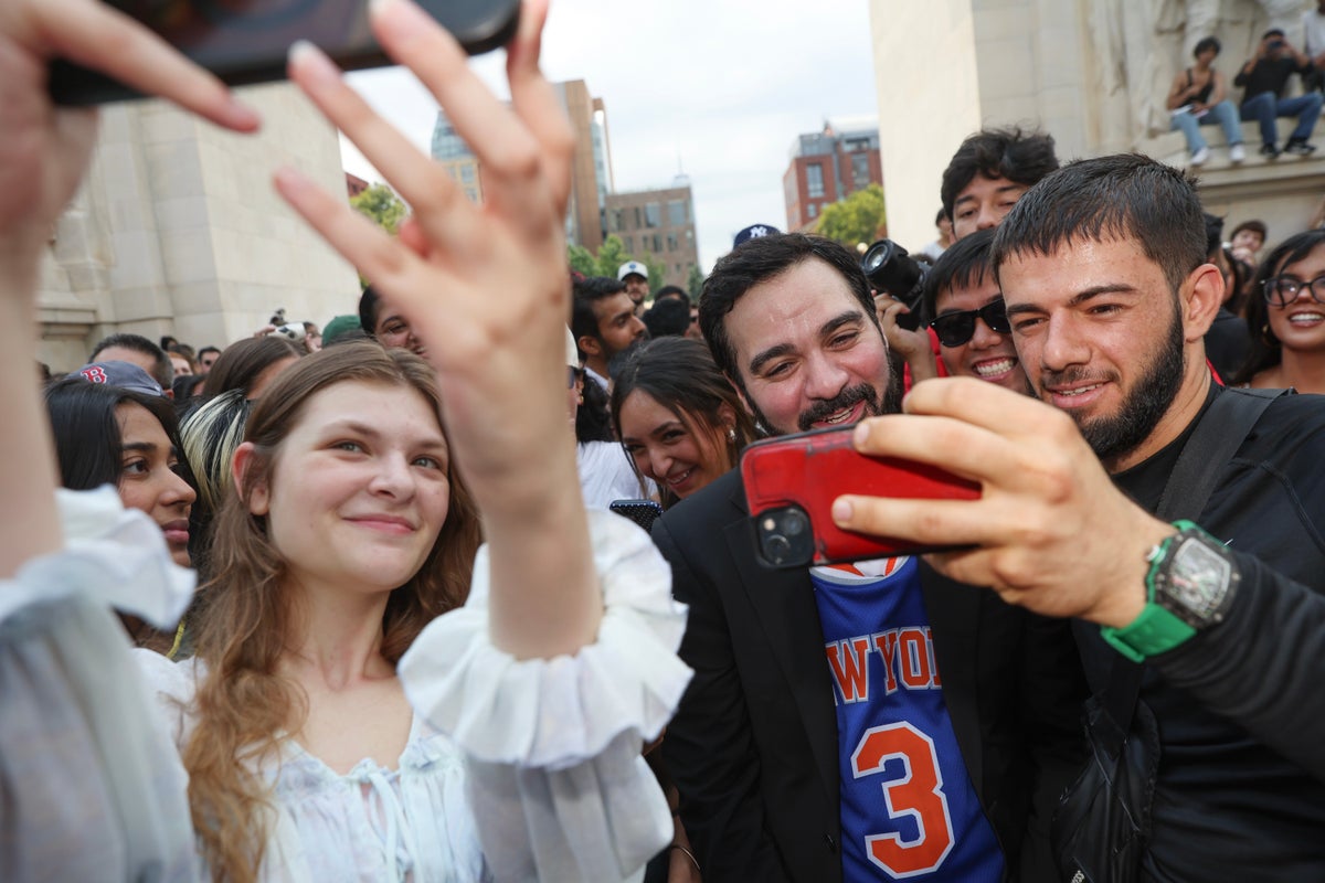 Hundreds gather in New York City for Zohran Mamdani look-alike contest