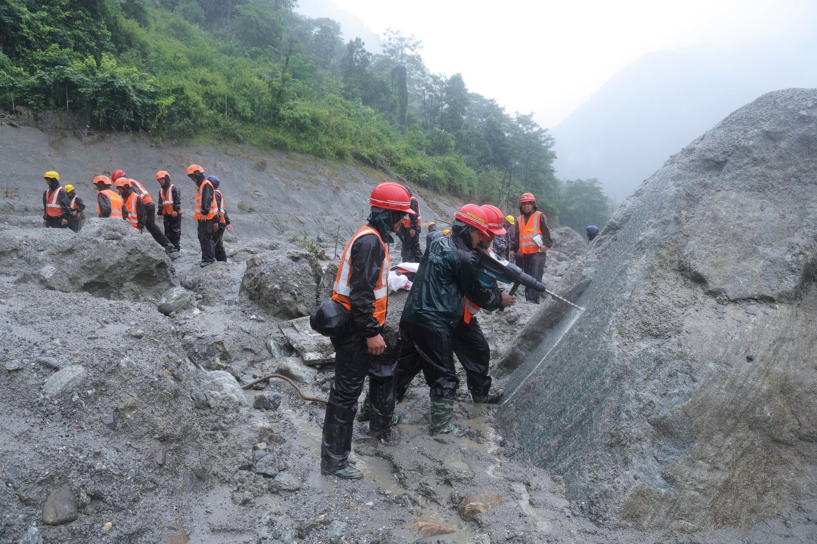 independent.co.uk - Victoria Milko - Nepal floods expose risks to hydropower in a warming Himalayas
