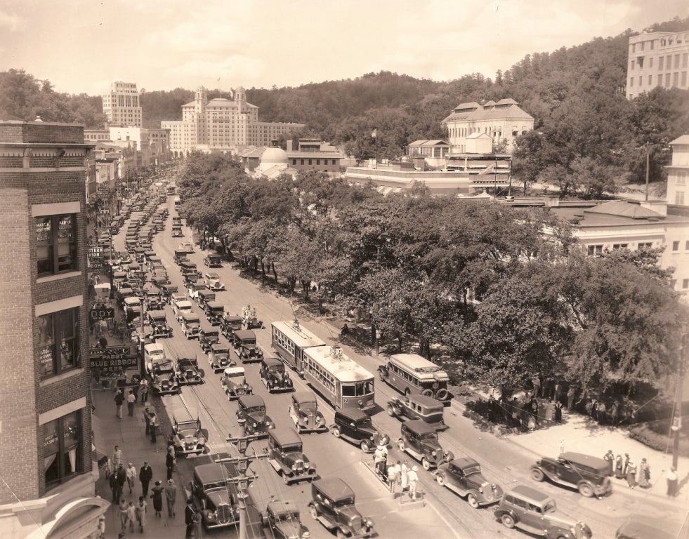 Central Avenue in Hot Springs was busy with tourists in the early 1930s