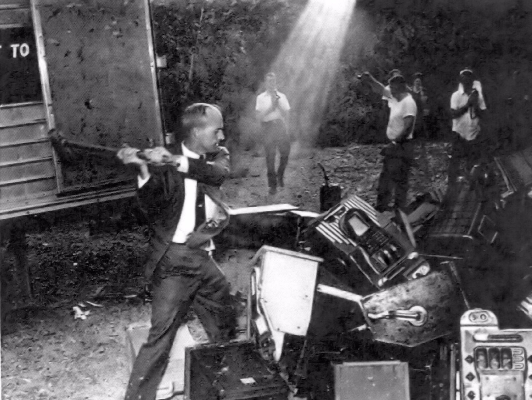 Arkansas state police destroy slot machines in 1967