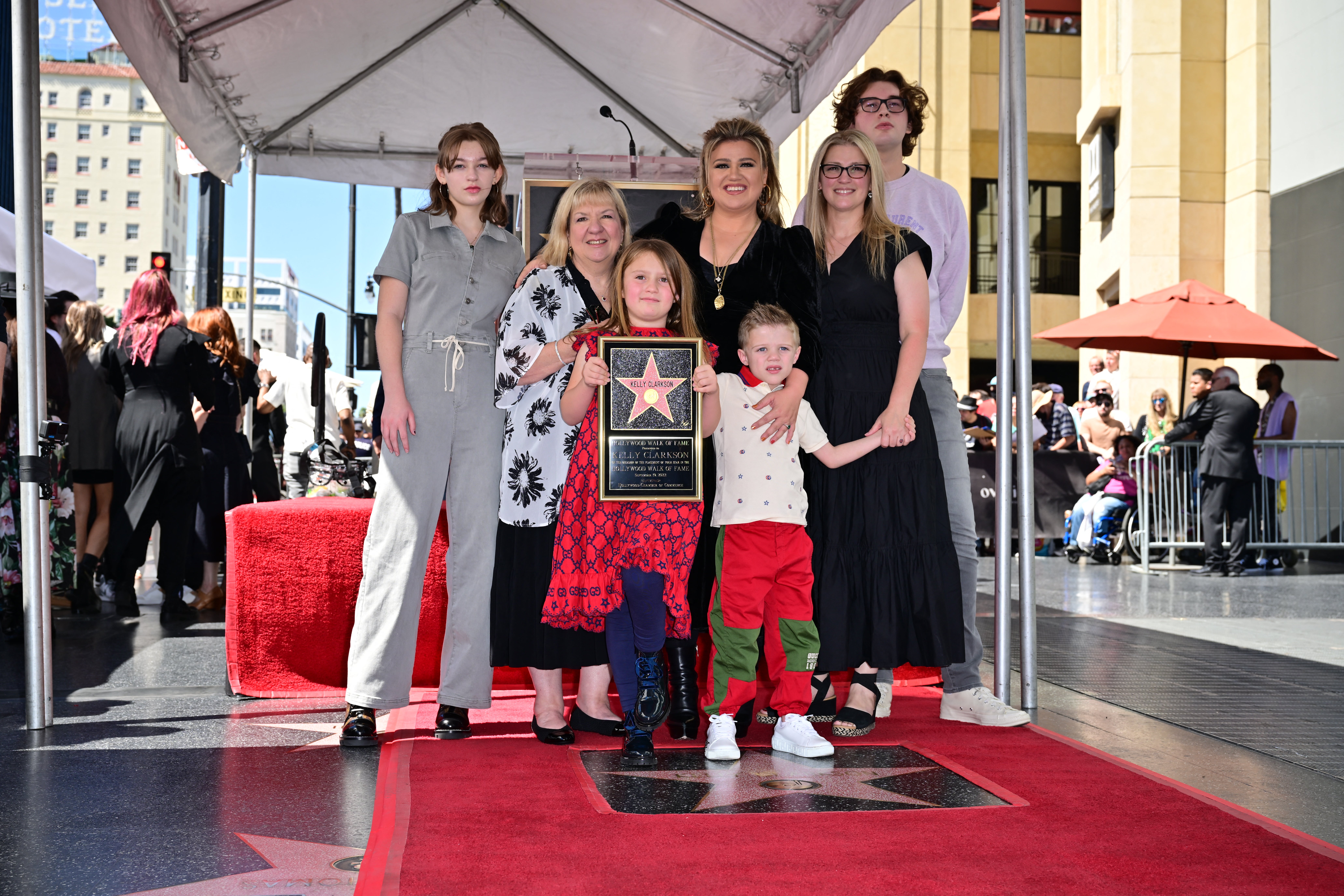 Kelly Clarkson has a son and daughter with her late ex-husband, Brandon Blackstock