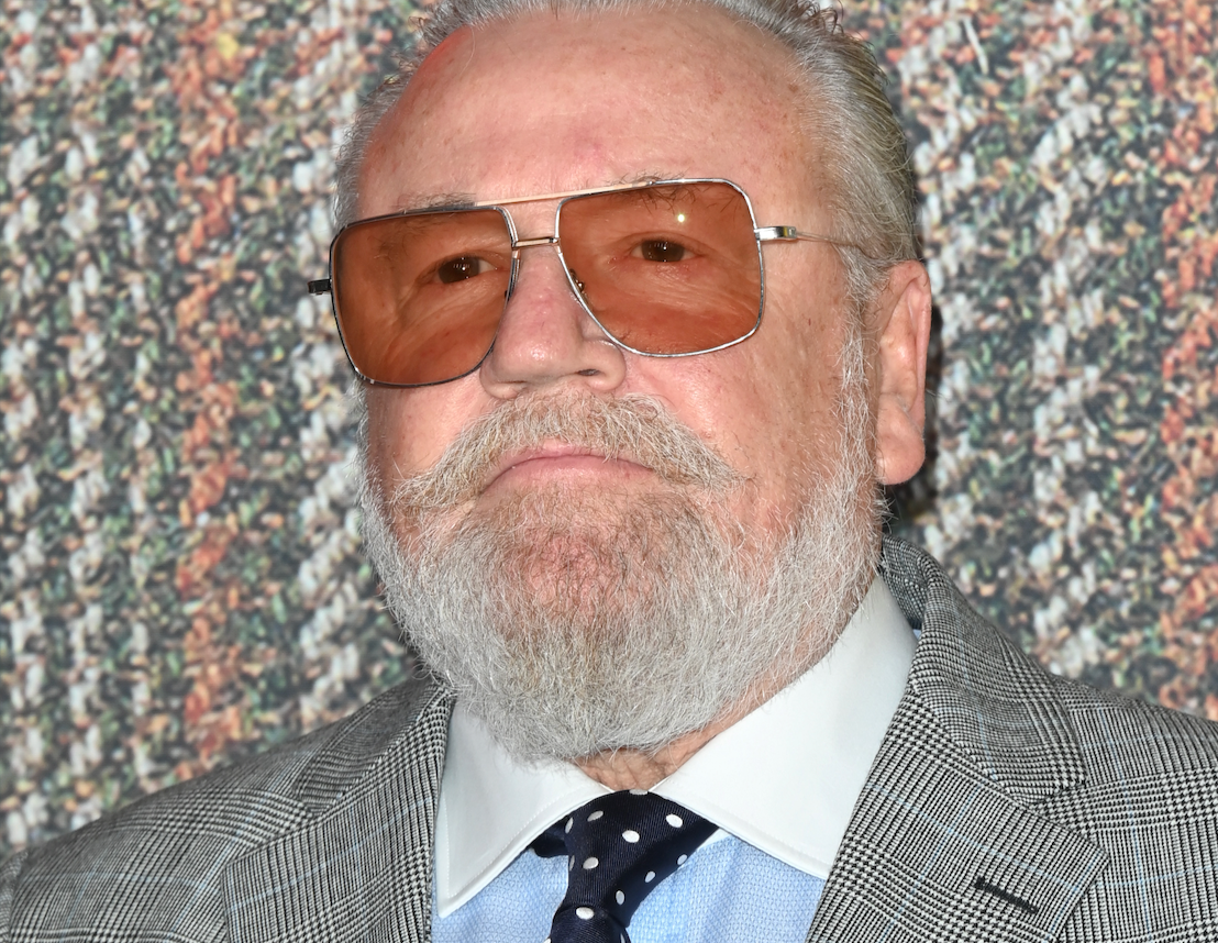 Ray Winstone scolded a director who ‘groped’ female co-star