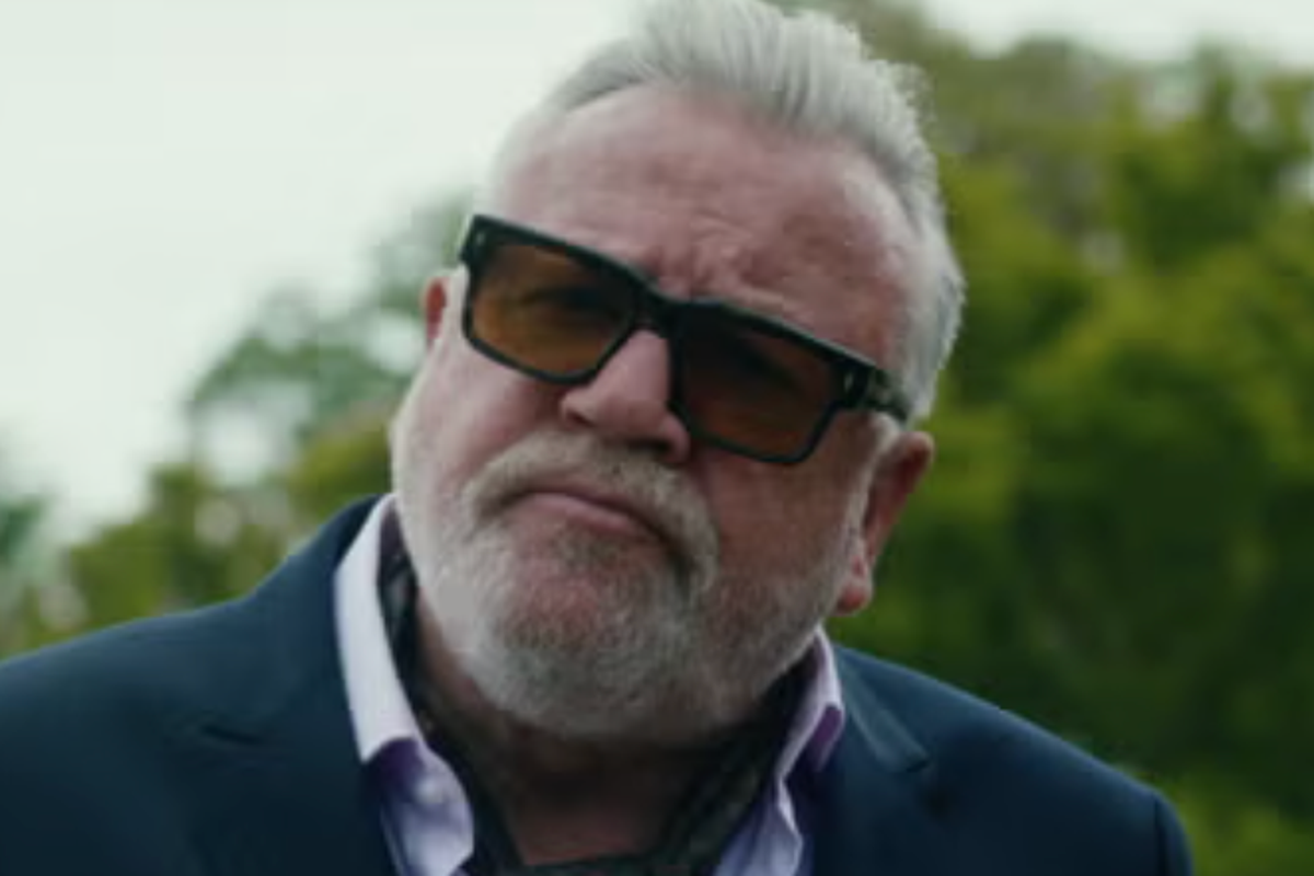 Ray Winstone says he ‘dealt with’ male director who ‘groped’ female co-star Ray Winstone says he ‘dealt with’ male director who ‘groped’ female co-star