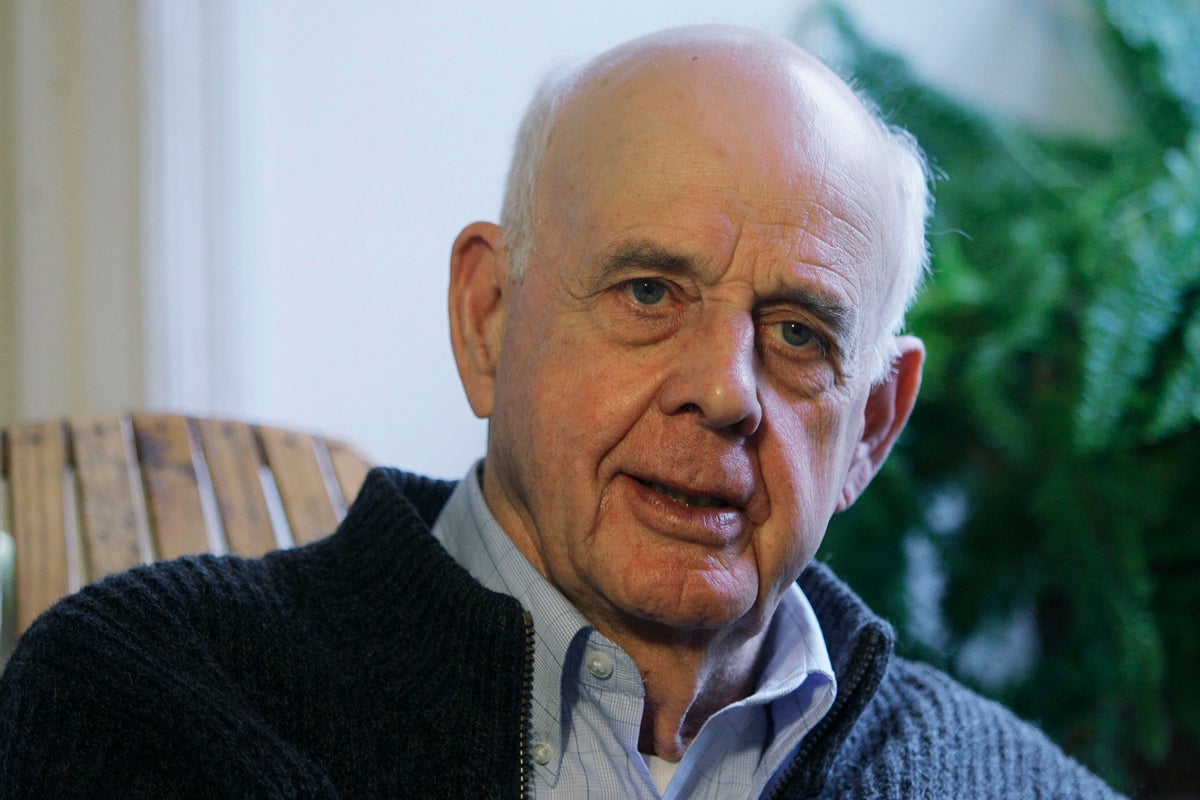 Wendell Berry, Kentucky author and environmental advocate, dies at 92