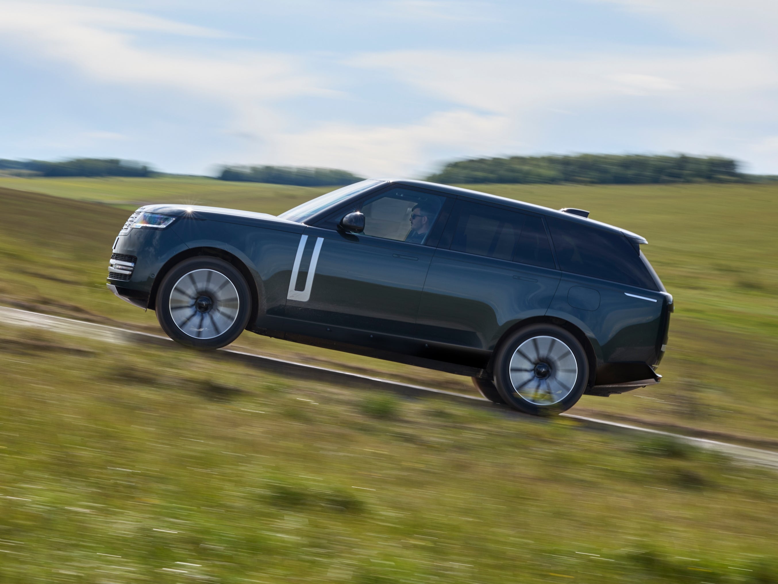 As well as an official claimed 372 miles of range, Range Rover also quotes a real-world figure of up to 333 miles (Range Rover)