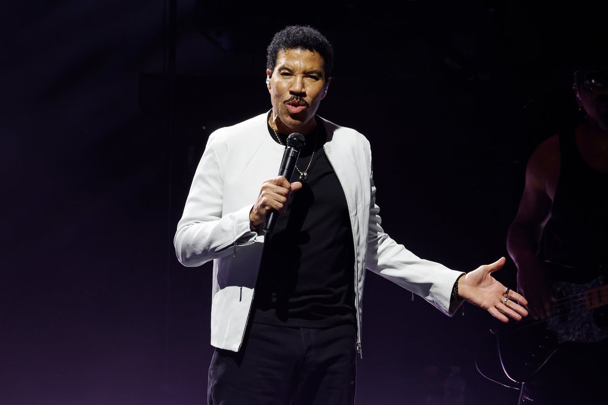 Lionel Richie rushed to ICU for possible dehydration. These are the warning signs you should look out for Lionel Richie rushed to ICU for possible dehydration. These are the warning signs you should look out for