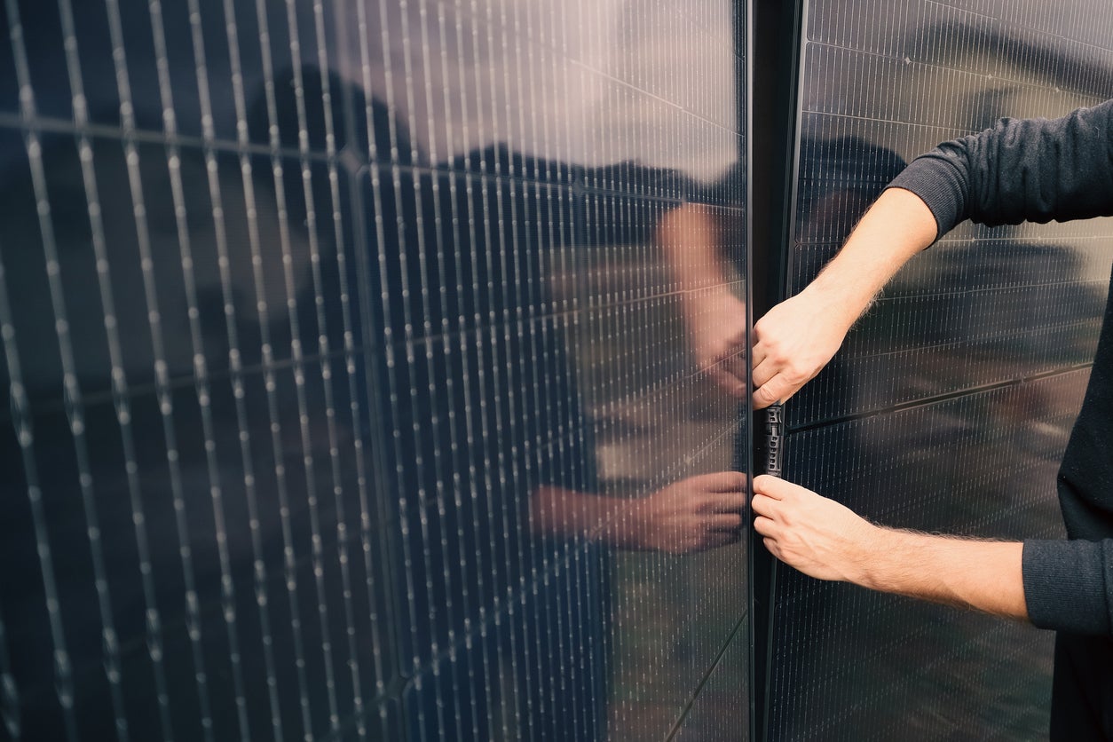 independent.co.uk - Jeff Meyer - Not every small solar kit is actually 'plug-in solar' - here's how to tell
