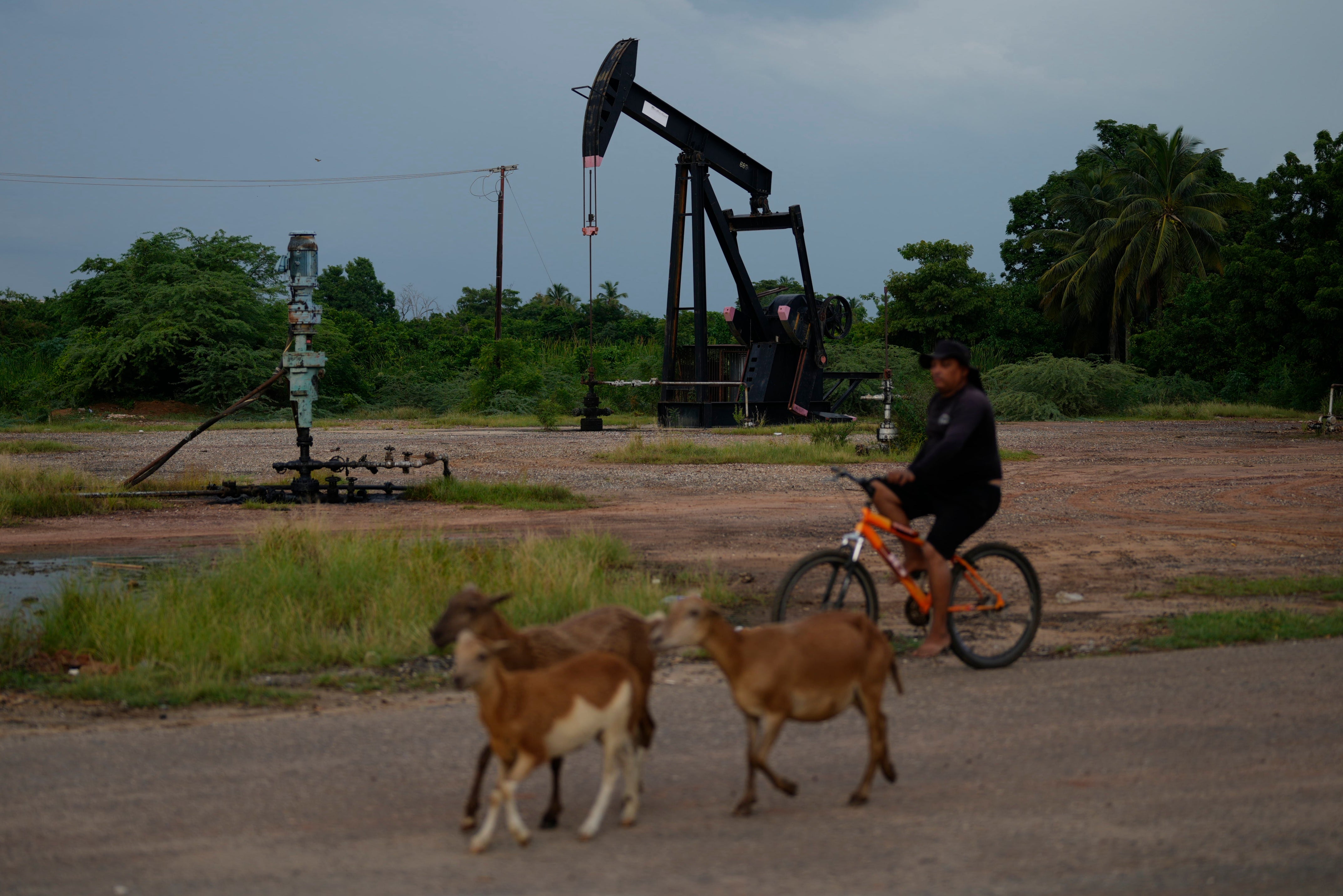 independent.co.uk - Aamer Madhani - Oil giant Chevron is expected to announce it will expand operations in Venezuela, US official says