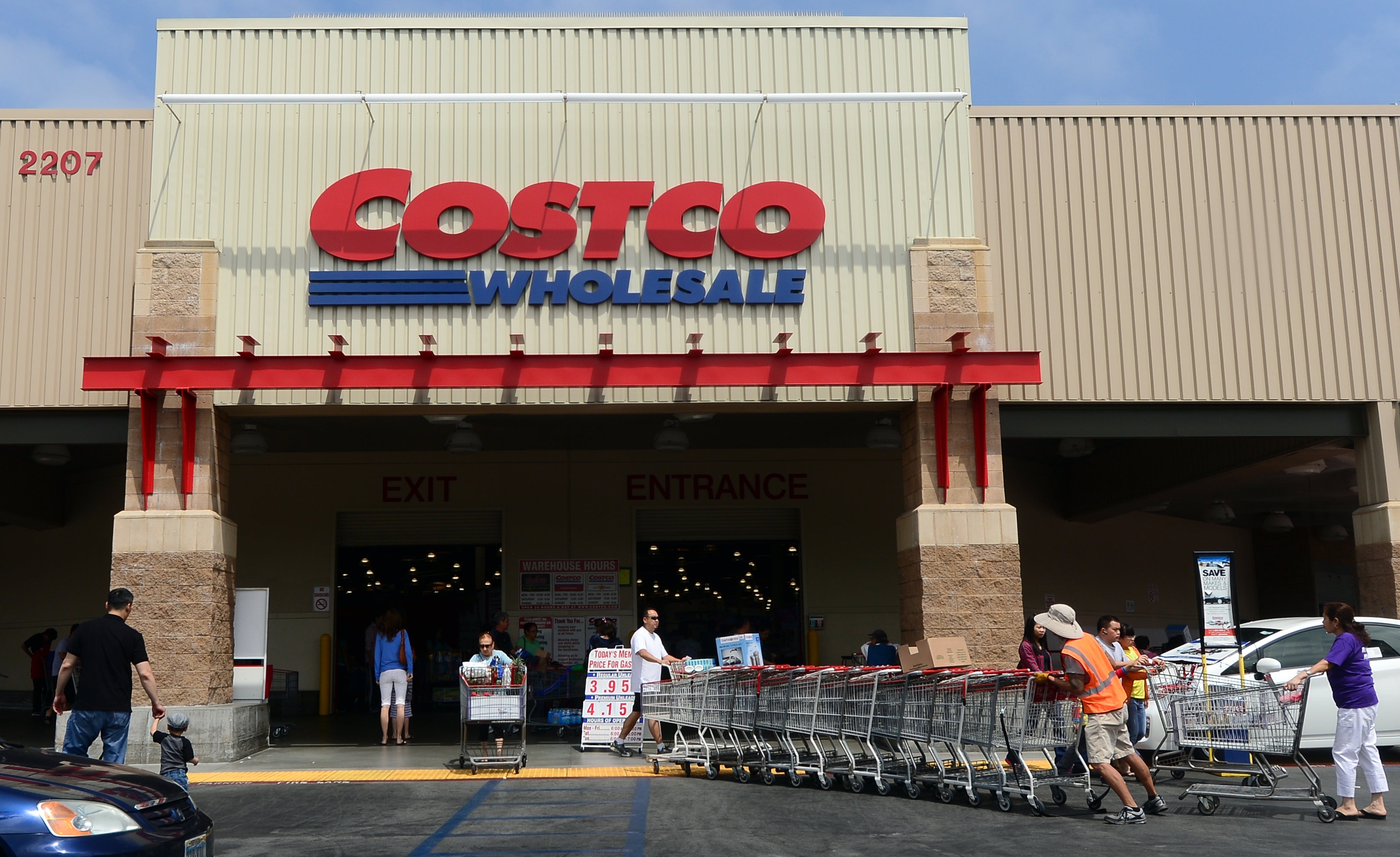 A Costco aisle allegedly proved perilous for one New York grandmother, who needed knee surgery after slipped on broccoli at one of the discount warehouse stores on Long Island