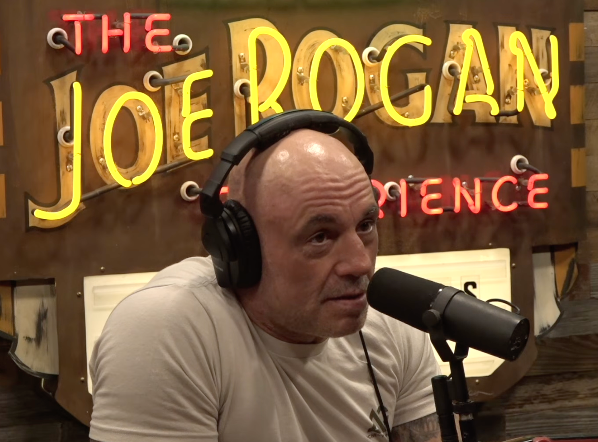 Joe Rogan slams Trump&rsquo;s Lake Ontario name change as &lsquo;a distraction&rsquo;
