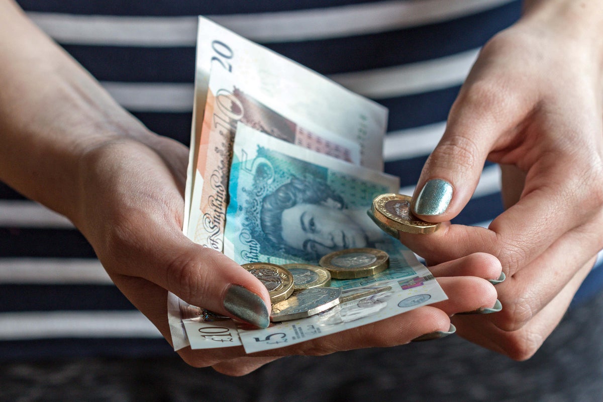 Government names firms not paying minimum wage
