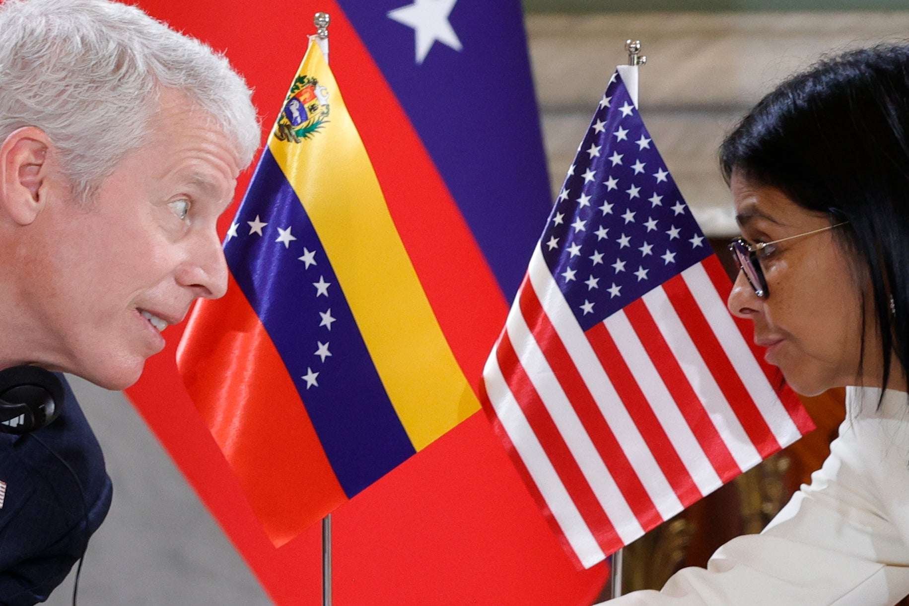 independent.co.uk - Regina Garcia Cano - Venezuelans' pride is bruised by deal to give US one-fifth of their oil reserves