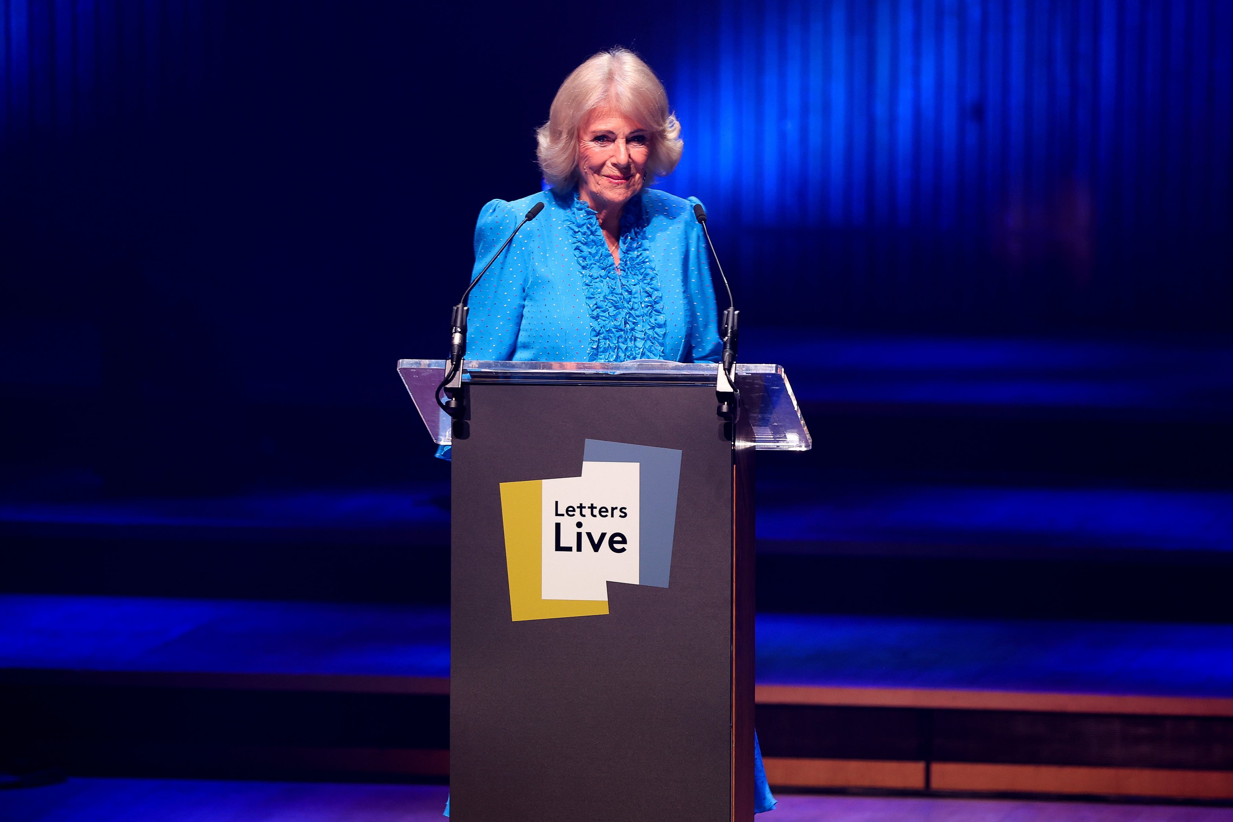 Queen thrills London show audience with surprise letter reading | The ...