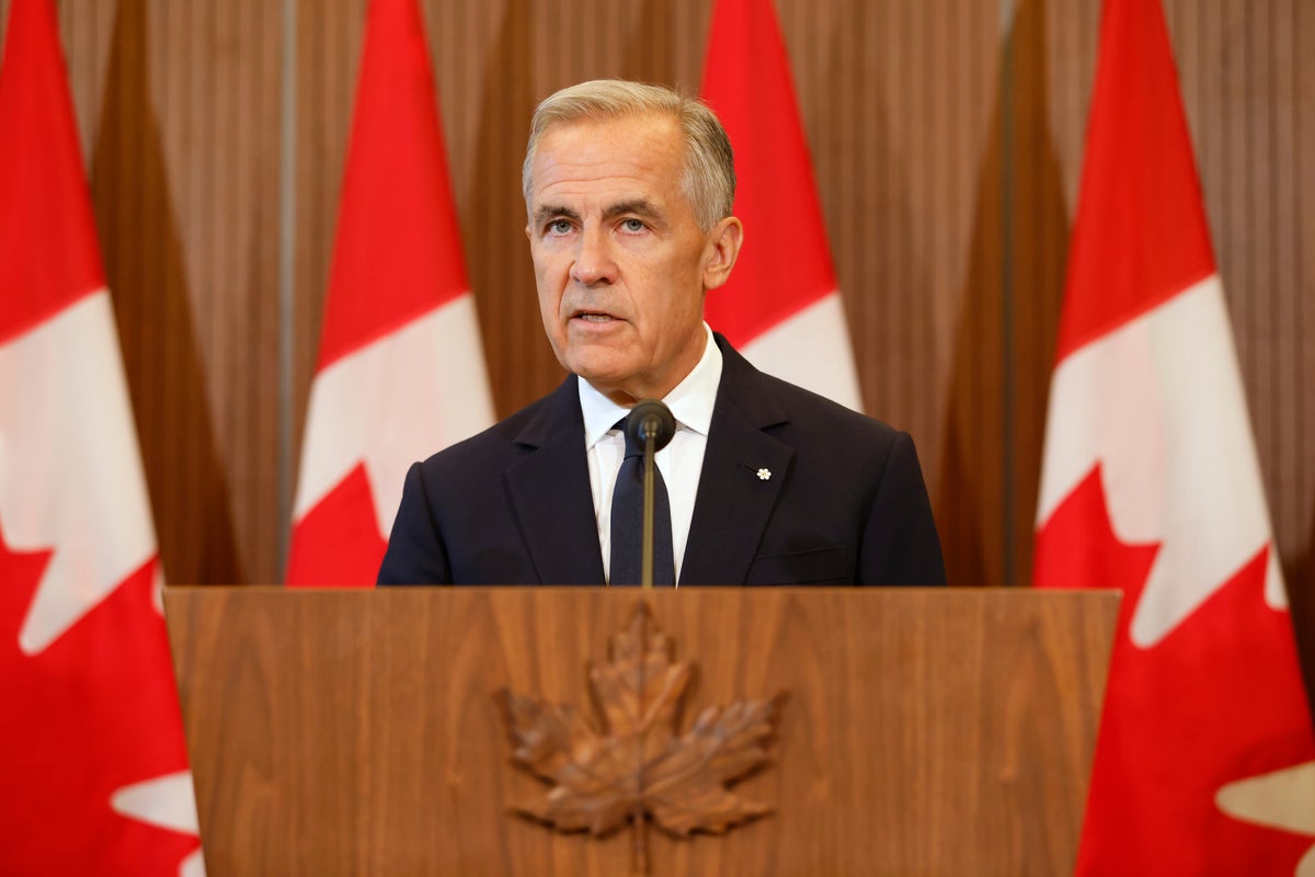 FACT FOCUS: Trump claims US banks cannot operate in Canada. That's not true