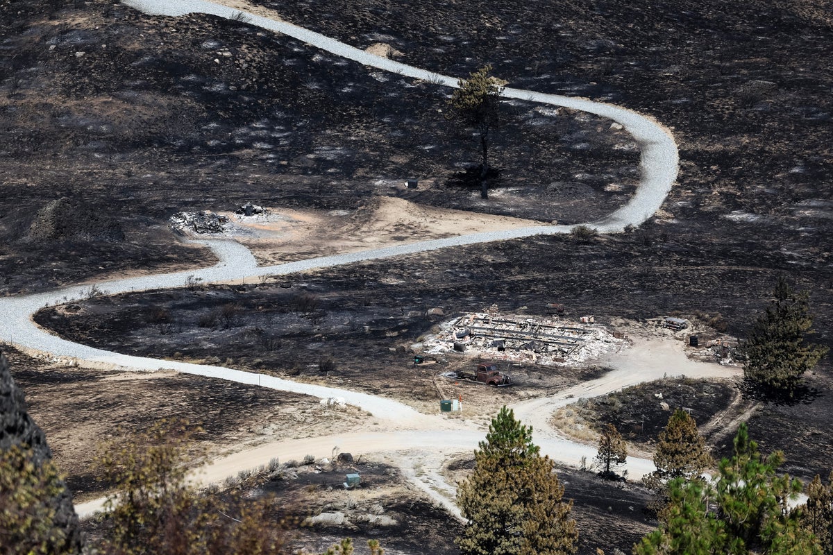 Teenager arrested and 5 others sought in deadly July 4 fire in Washington state