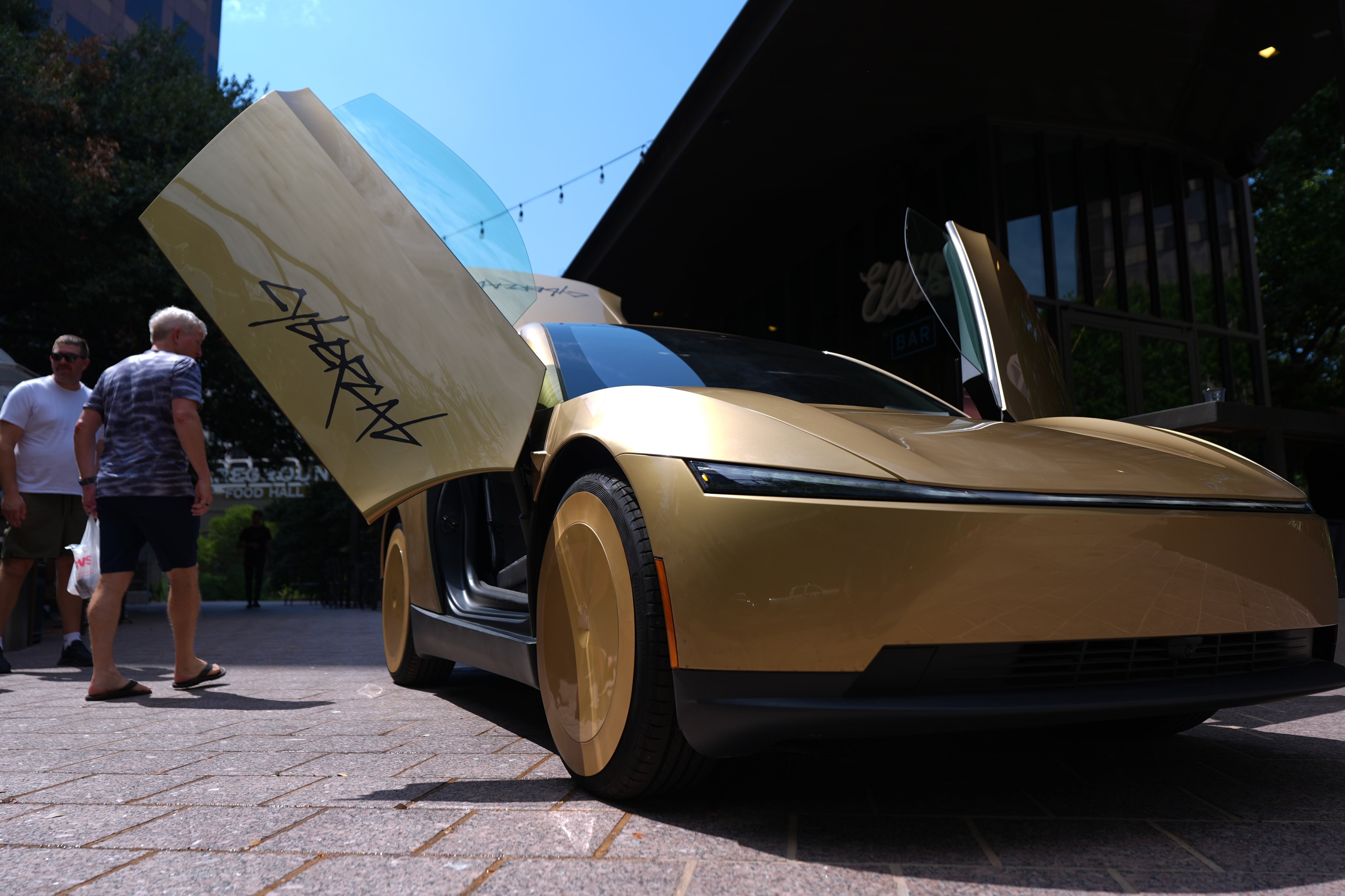 TESLA-TAXIS AUTÓNOMOS