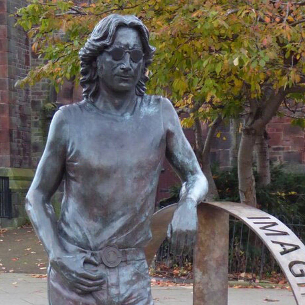 Iconic John Lennon statue to go under the hammer | The Independent