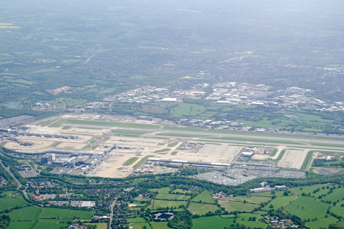 Gatwick runway shuts as flight to New York left stranded after rejected take-off