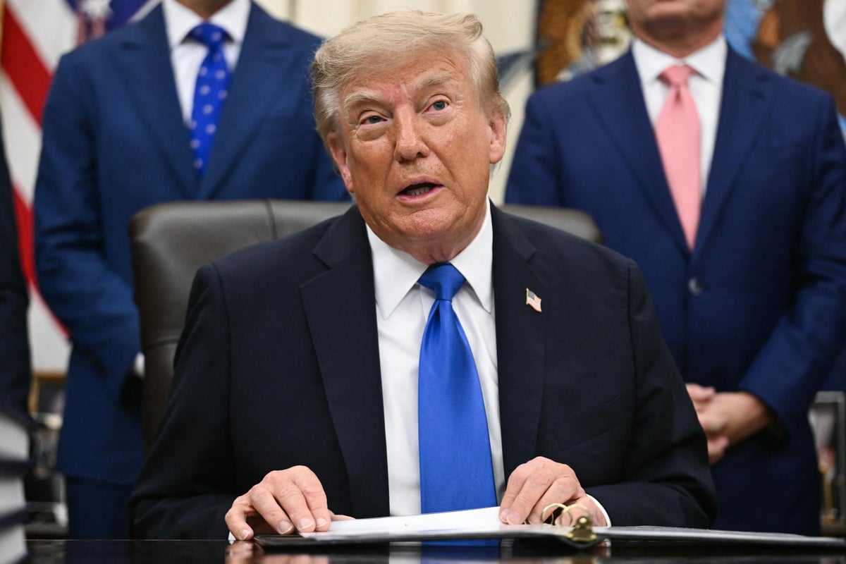 Trump threatens to stop trade with other countries if the US doesn’t lower its own interest rates