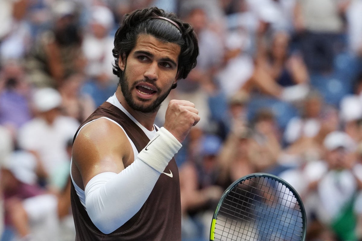 Carlos Alcaraz avoids wardrobe malfunction and eases into US Open fourth round