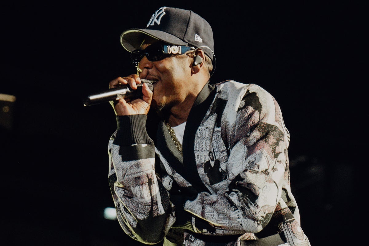 Jay-Z serenades Beyonce on her birthday in first UK solo show since 2017
