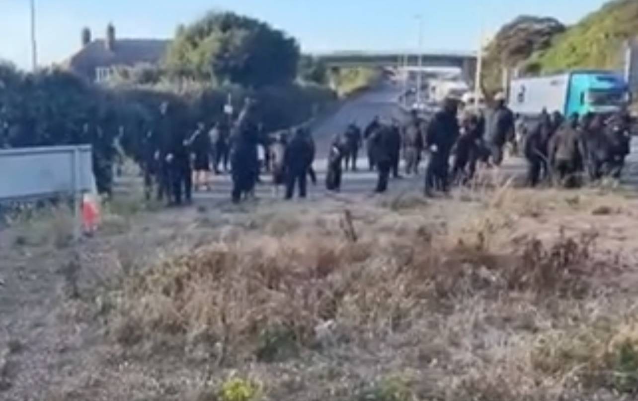 Dover protest latest: Masked men spark traffic chaos as they block road into Port of Dover