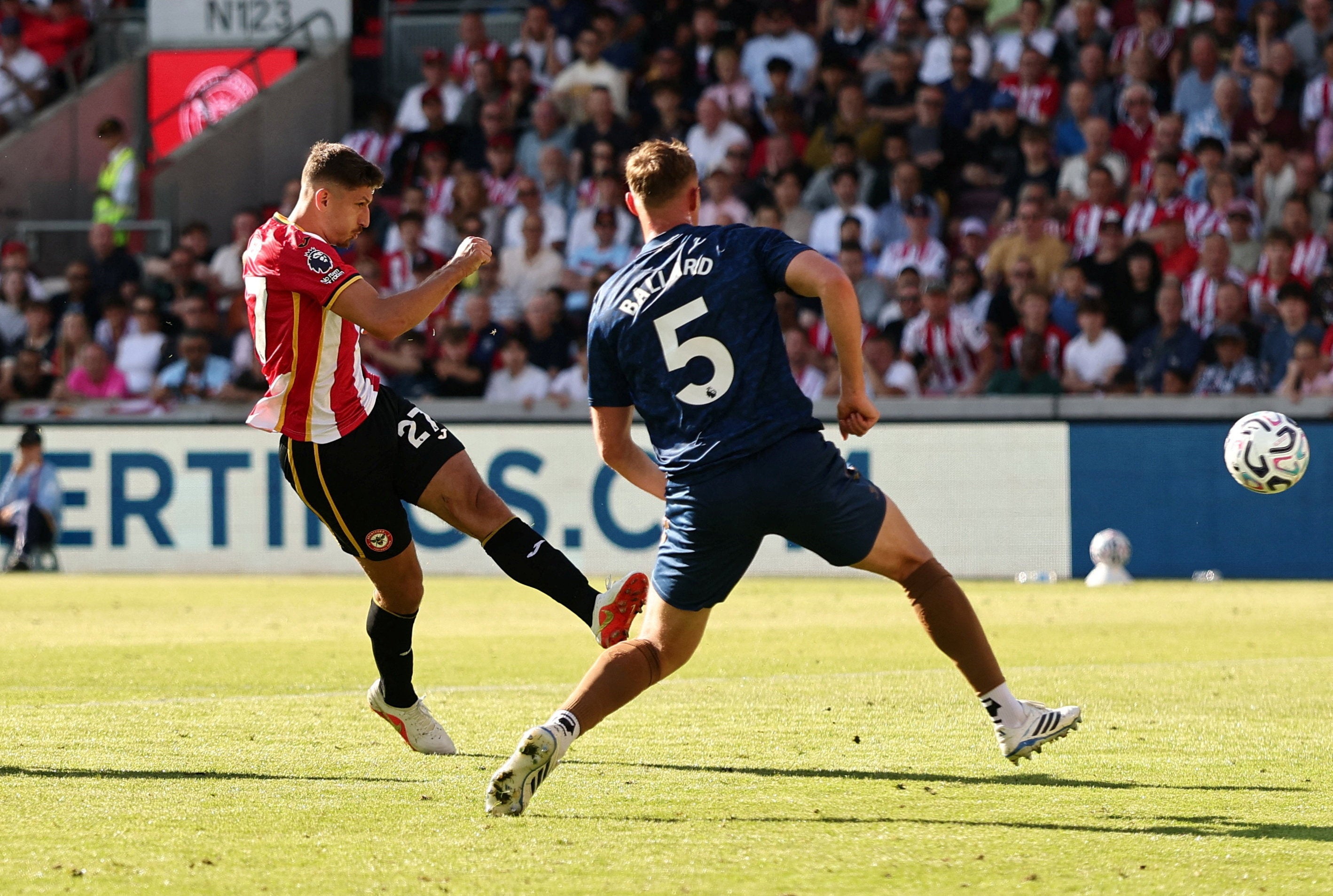 Brentford's Vitaly Janelt scores their first goal