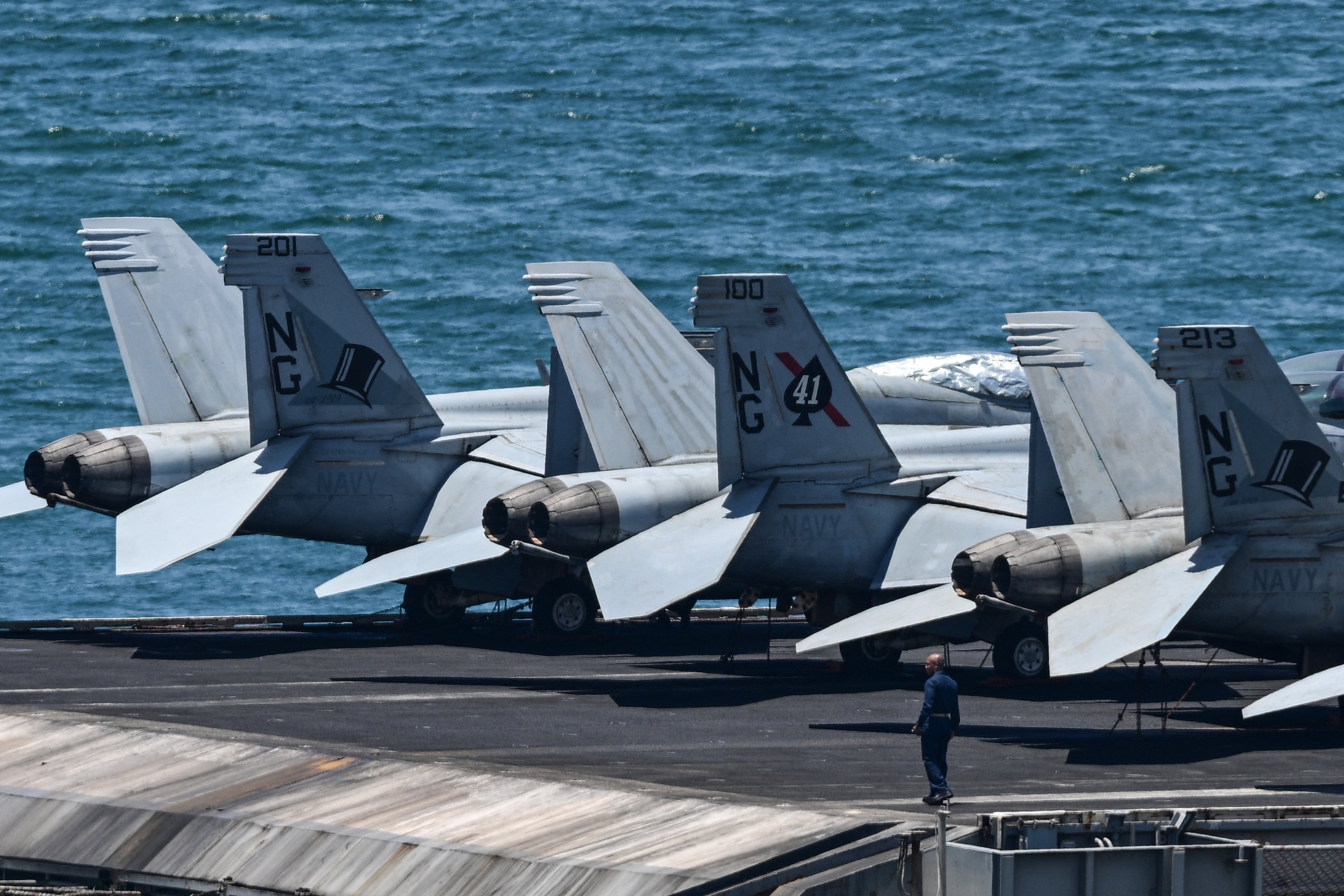 US aircraft carrier Abraham Lincoln leaves Thailand after five-day port visit