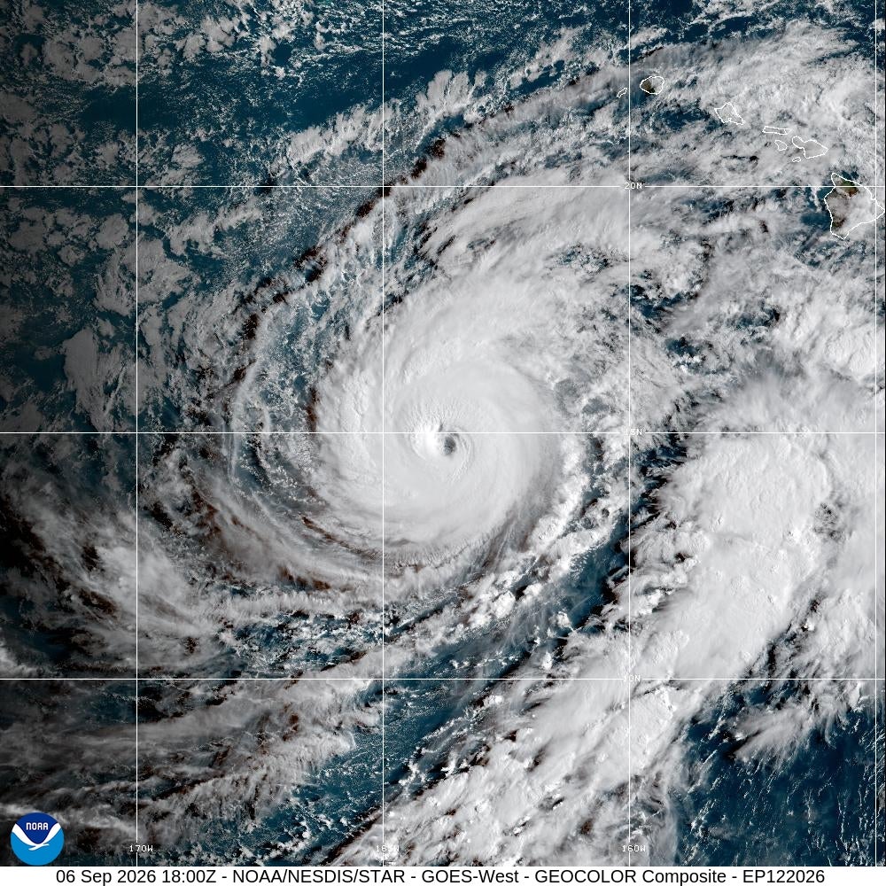 Hurricane Lowell: Hawaii residents issued warning as Category 3 storm could cause floods and mudslides