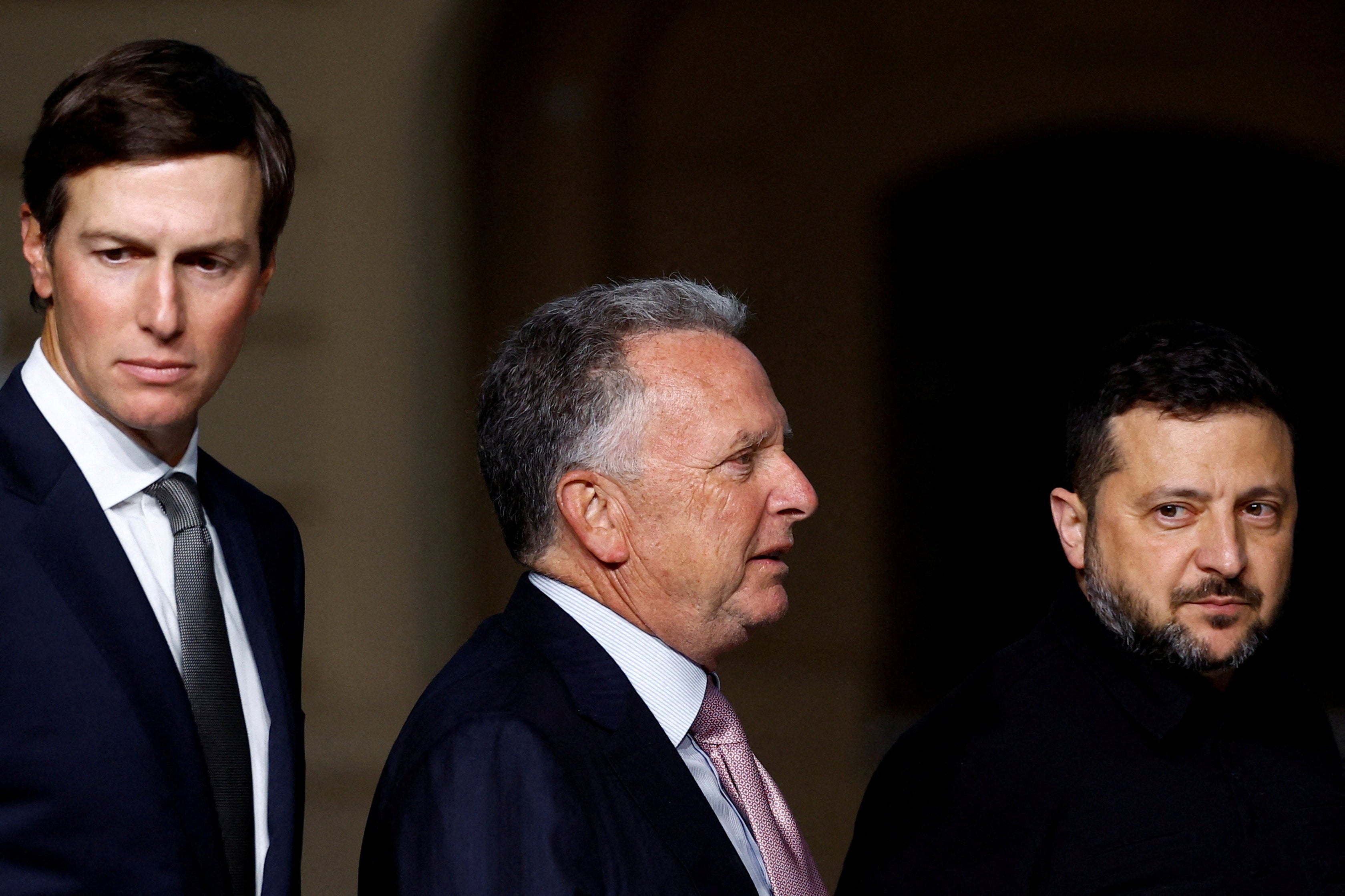 Zelensky Predicts Continued Winter Conflict Amid Diplomatic Outreach to Trump