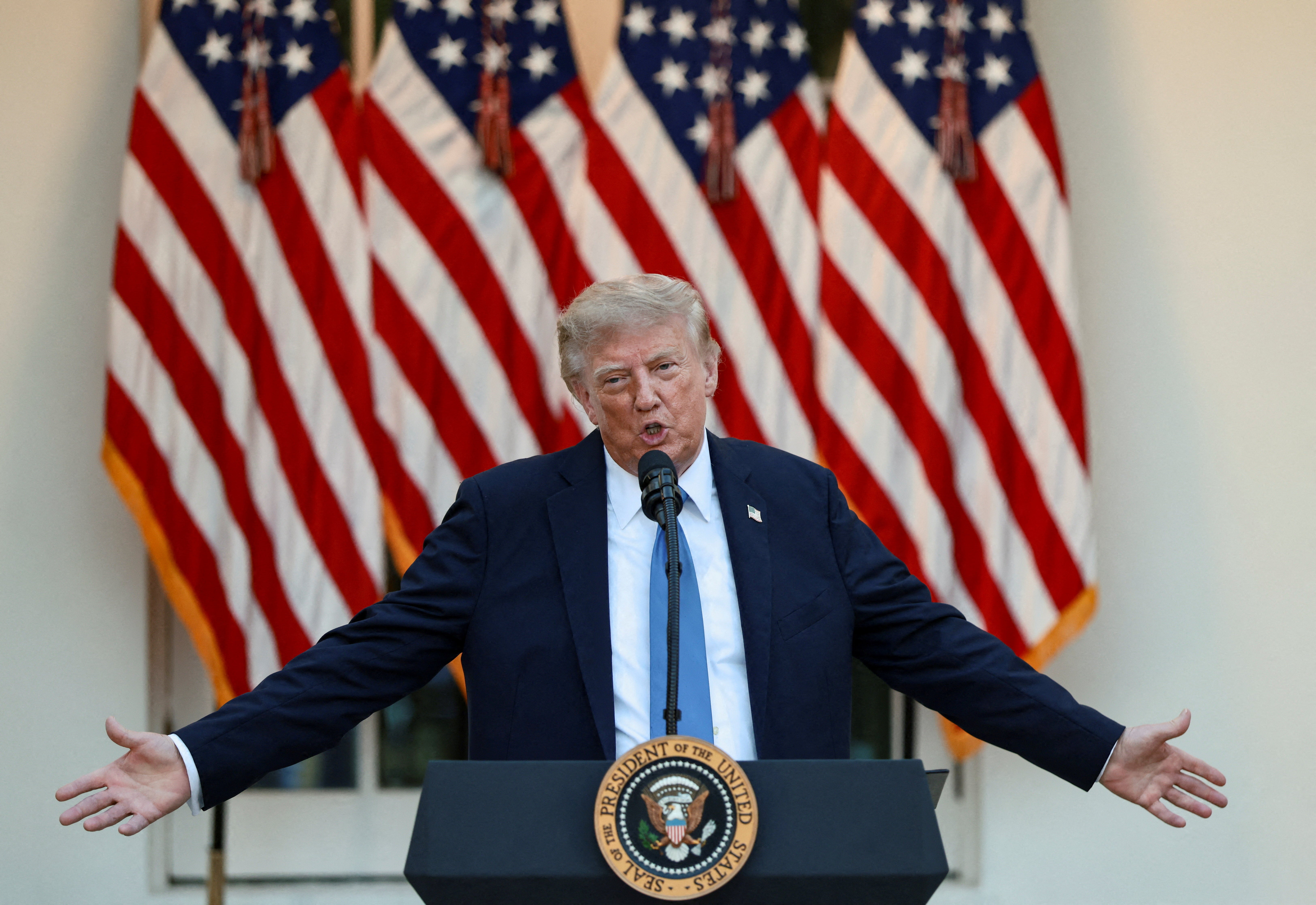 Trump&rsquo;s sinking popularity could cost Republicans control of Congress
