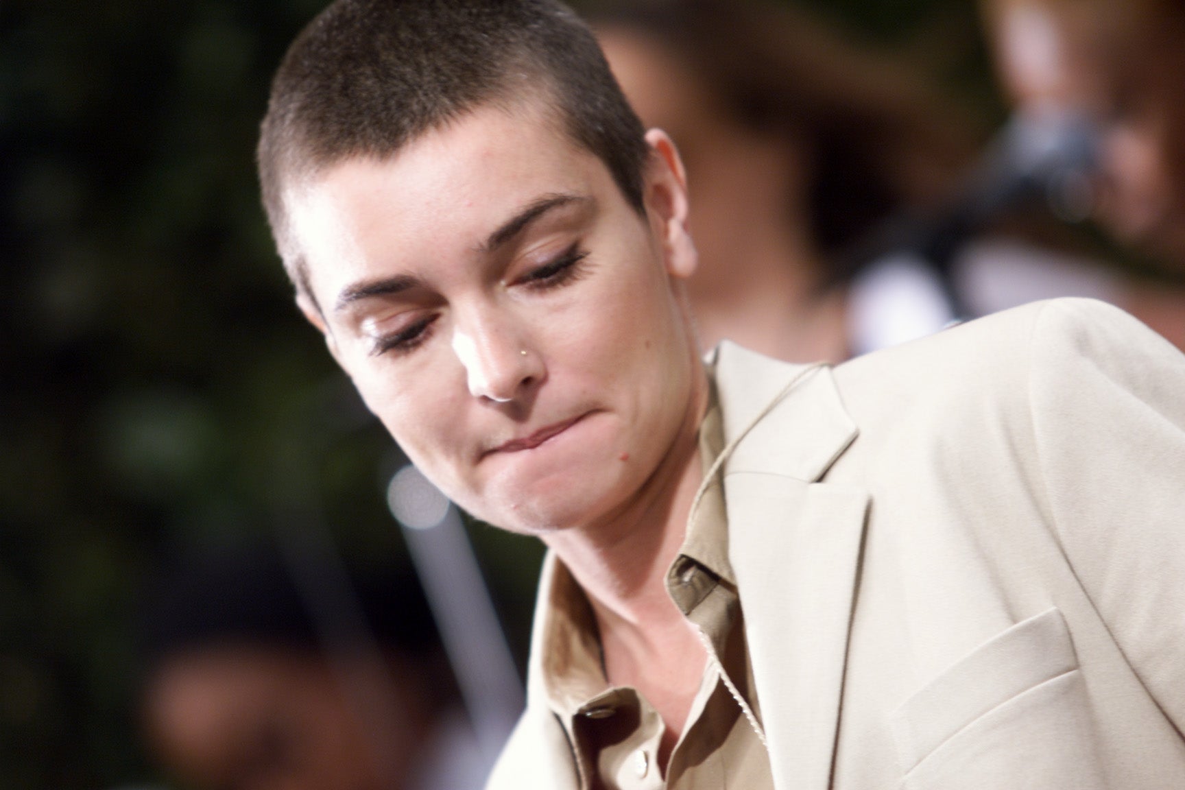 Sinead O'Connor performing in New York in 2000