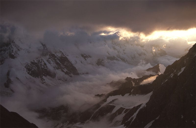 Avalanche in Russian Mountains Leaves Eleven Dead and Six Missing